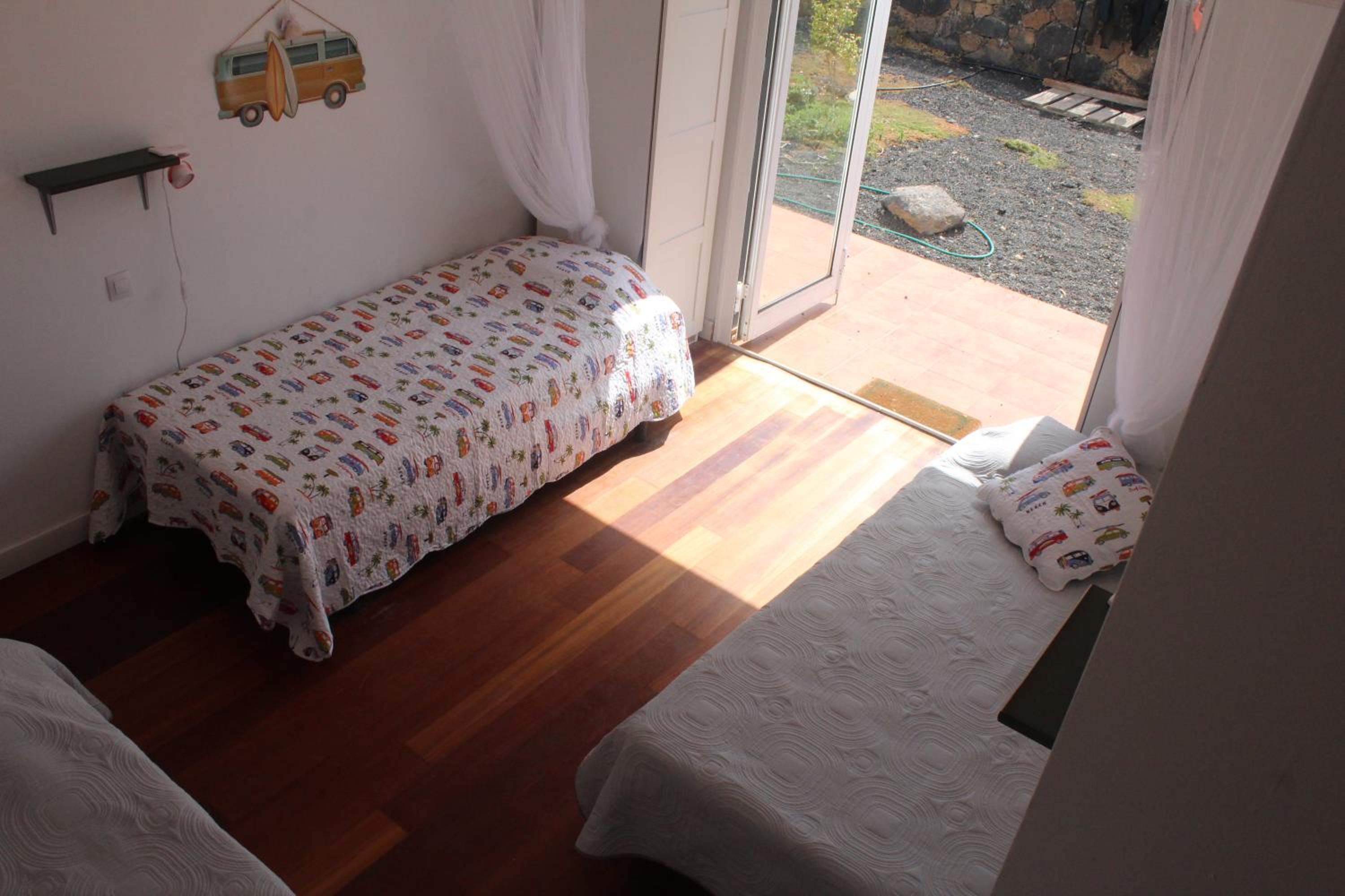 Photo 33