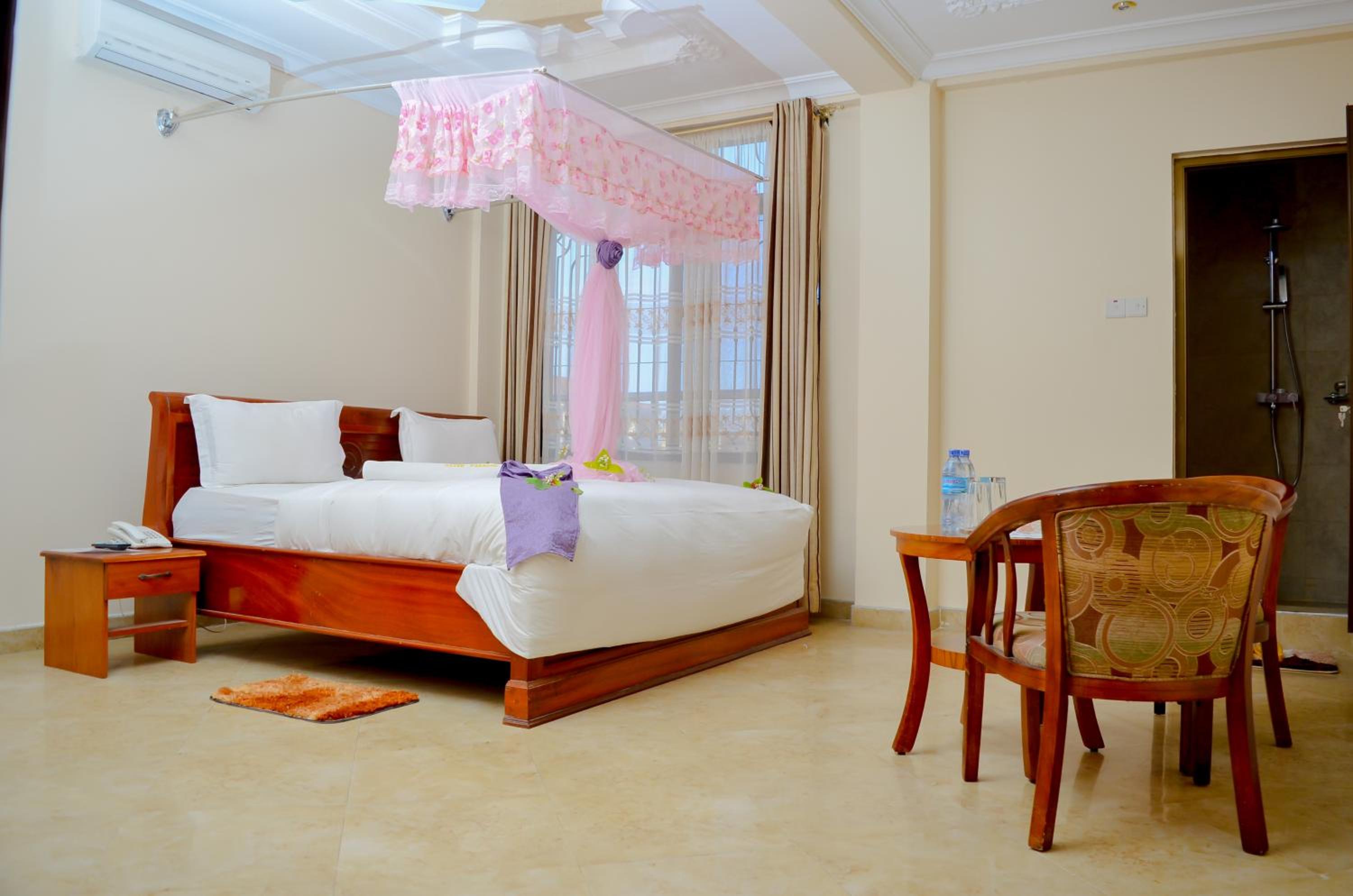 Silver Paradise Hotel