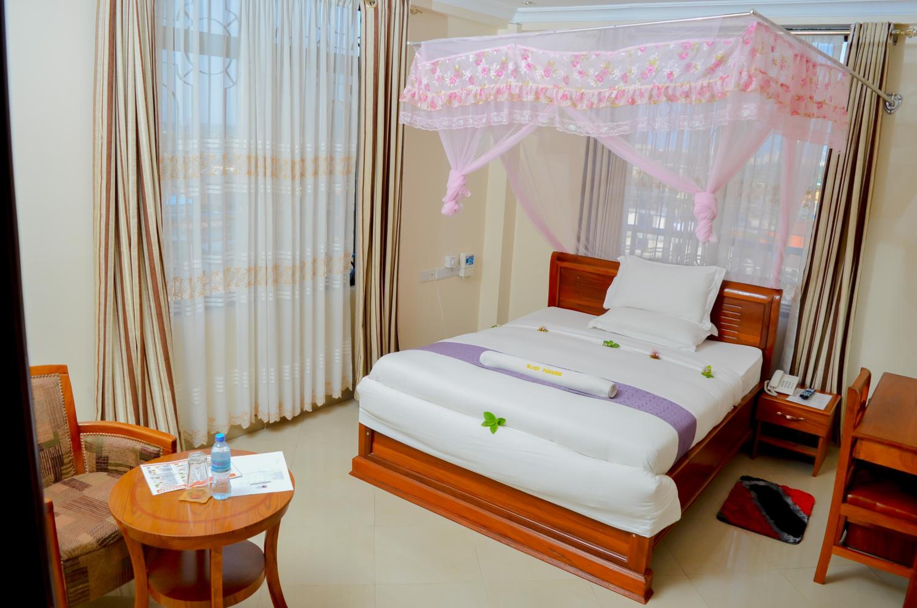 Silver Paradise Hotel