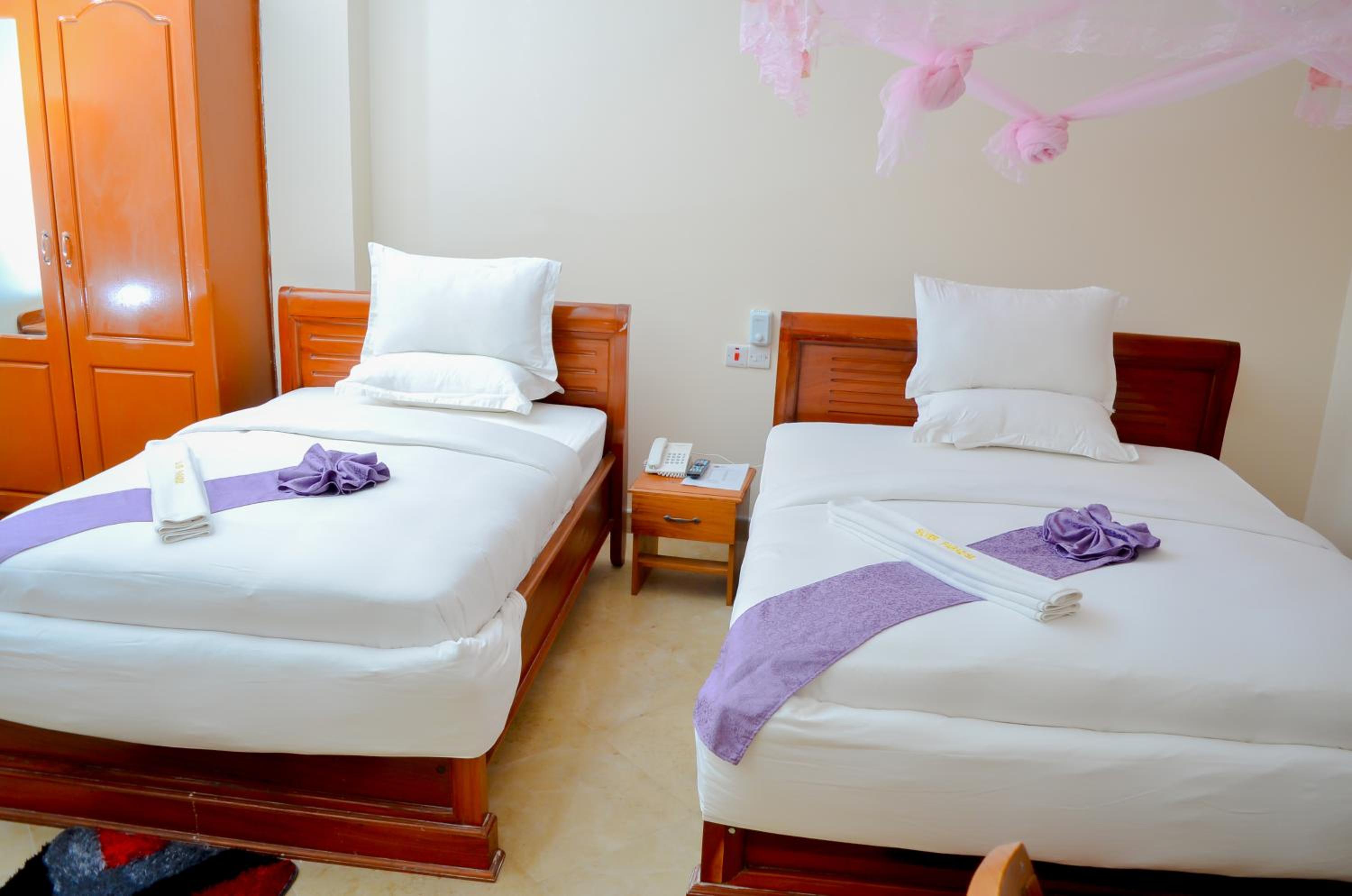 Silver Paradise Hotel
