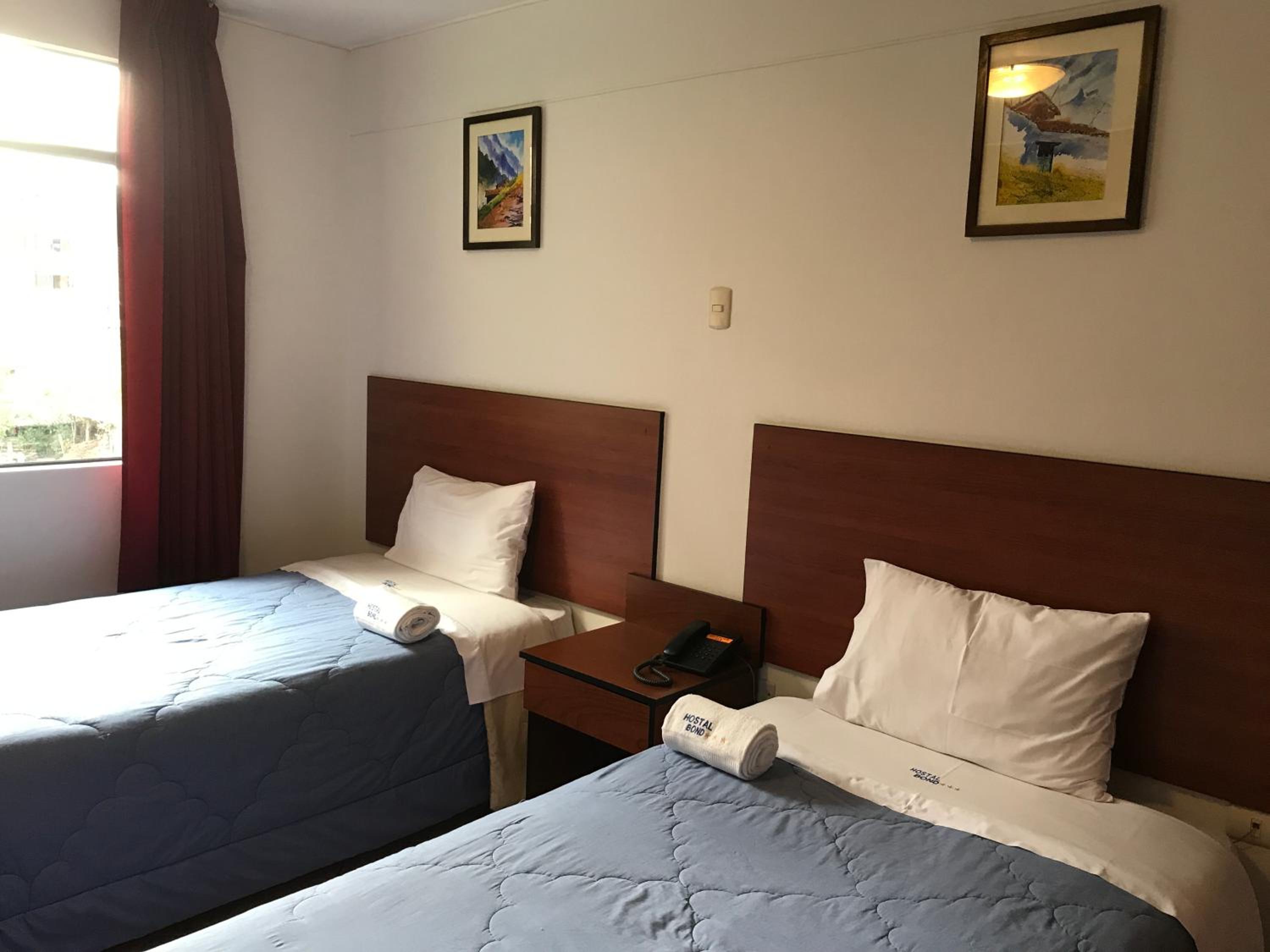 Hostal Bond view 3