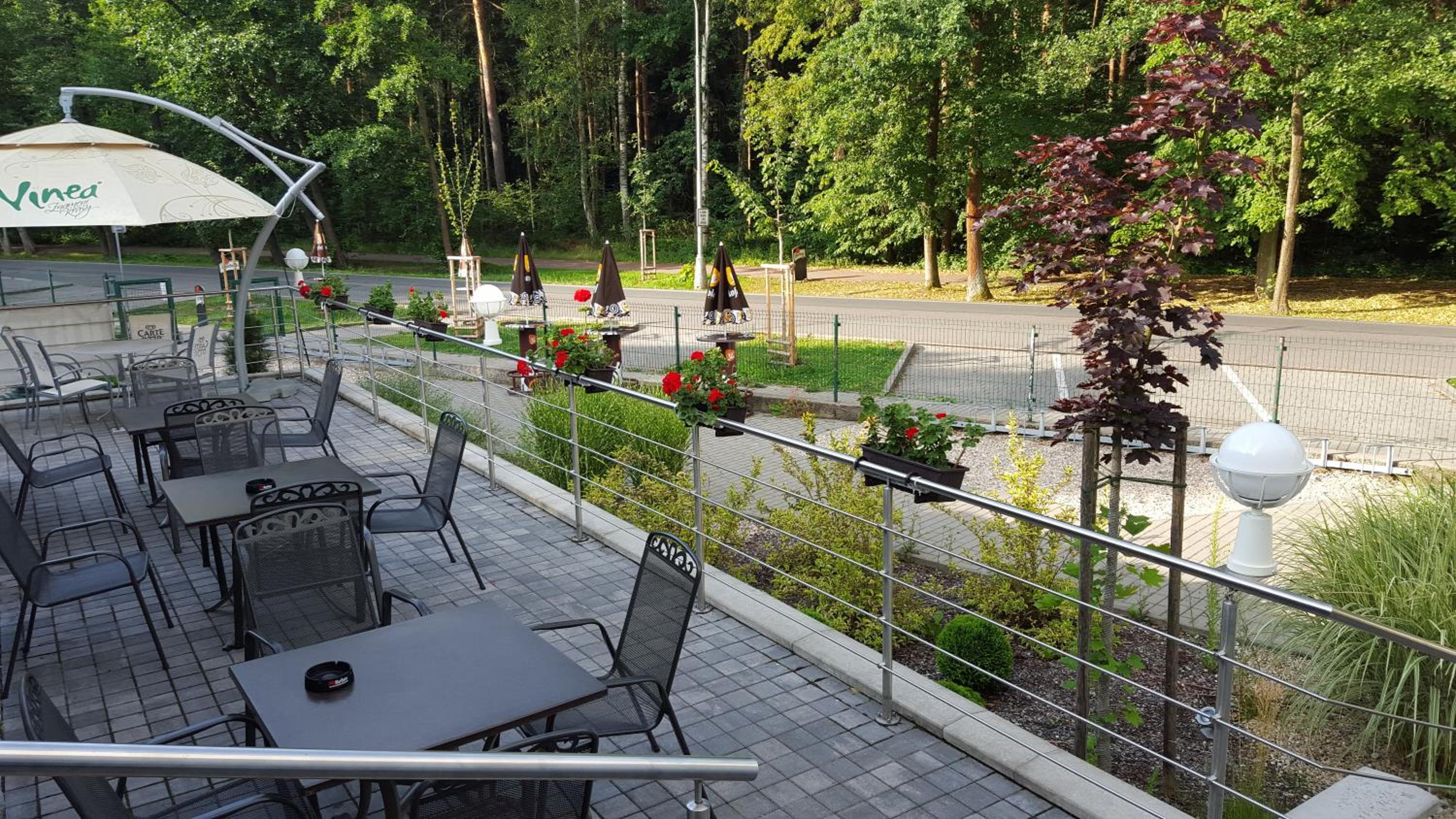 Restaurace a penzion Zděná Bouda