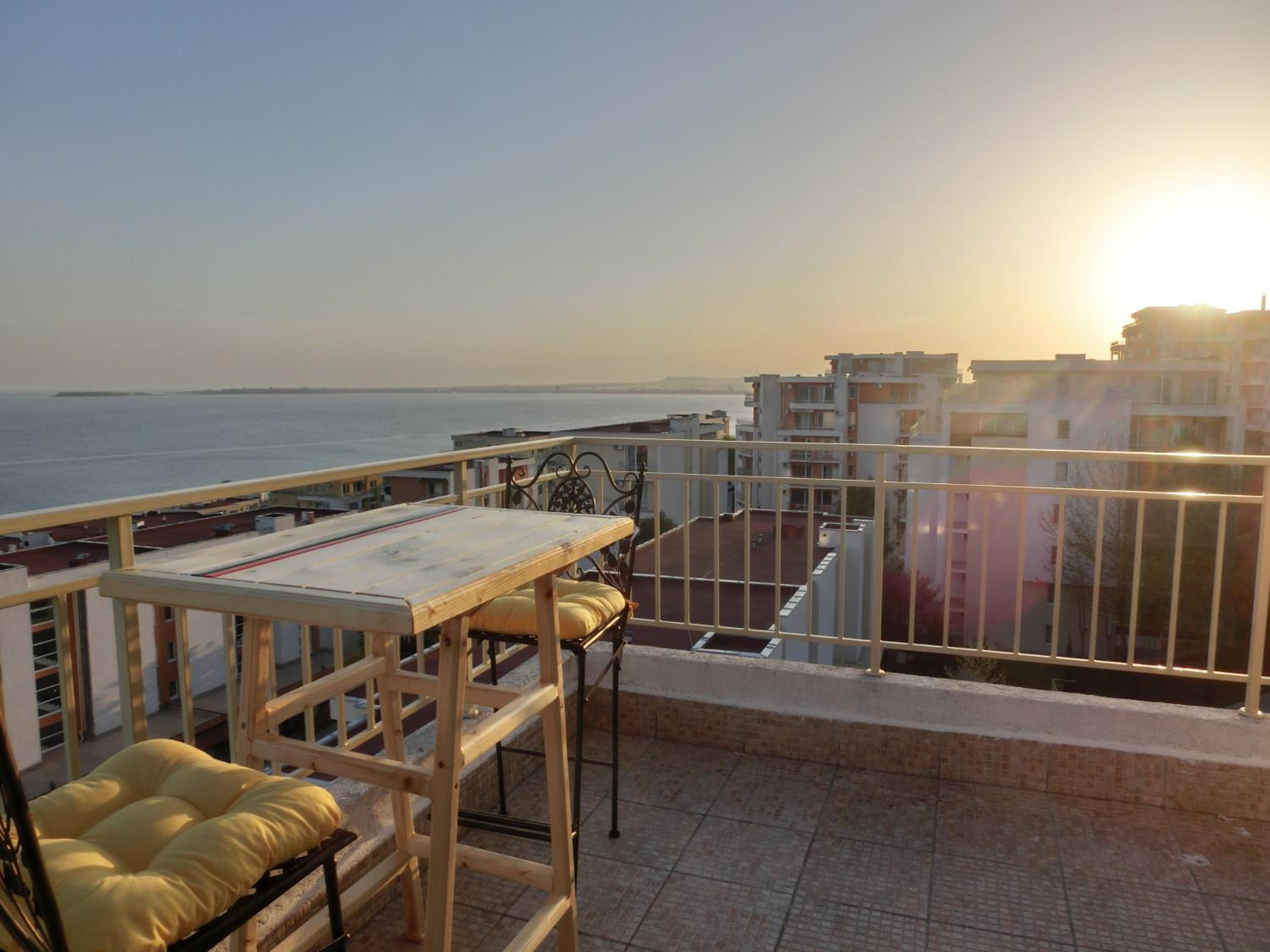 Panoramic Sea View Apartment Crown, Pools and Beach, Sveti Vlas