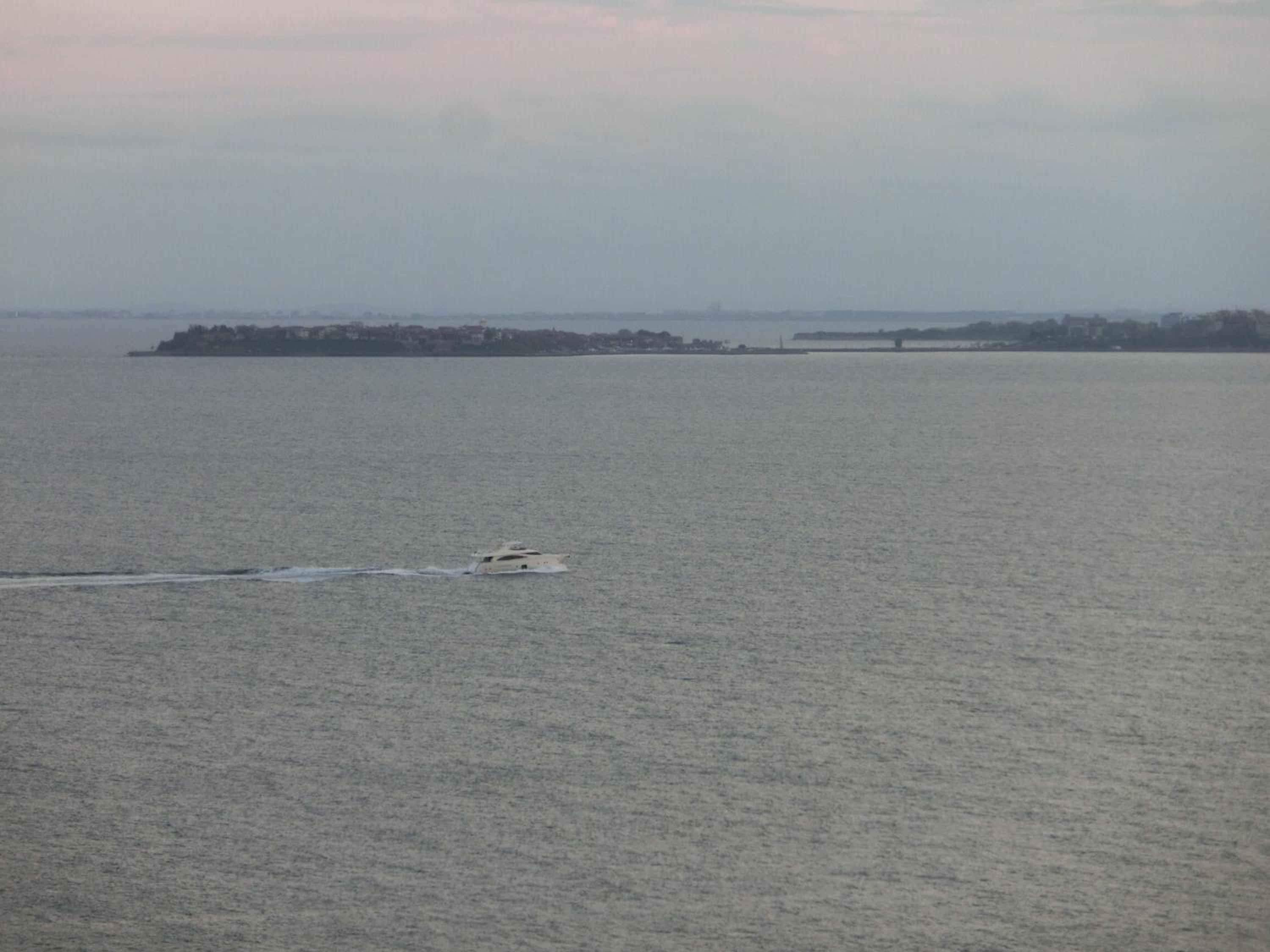 Panoramic Sea View Apartment Crown, Pools and Beach, Sveti Vlas