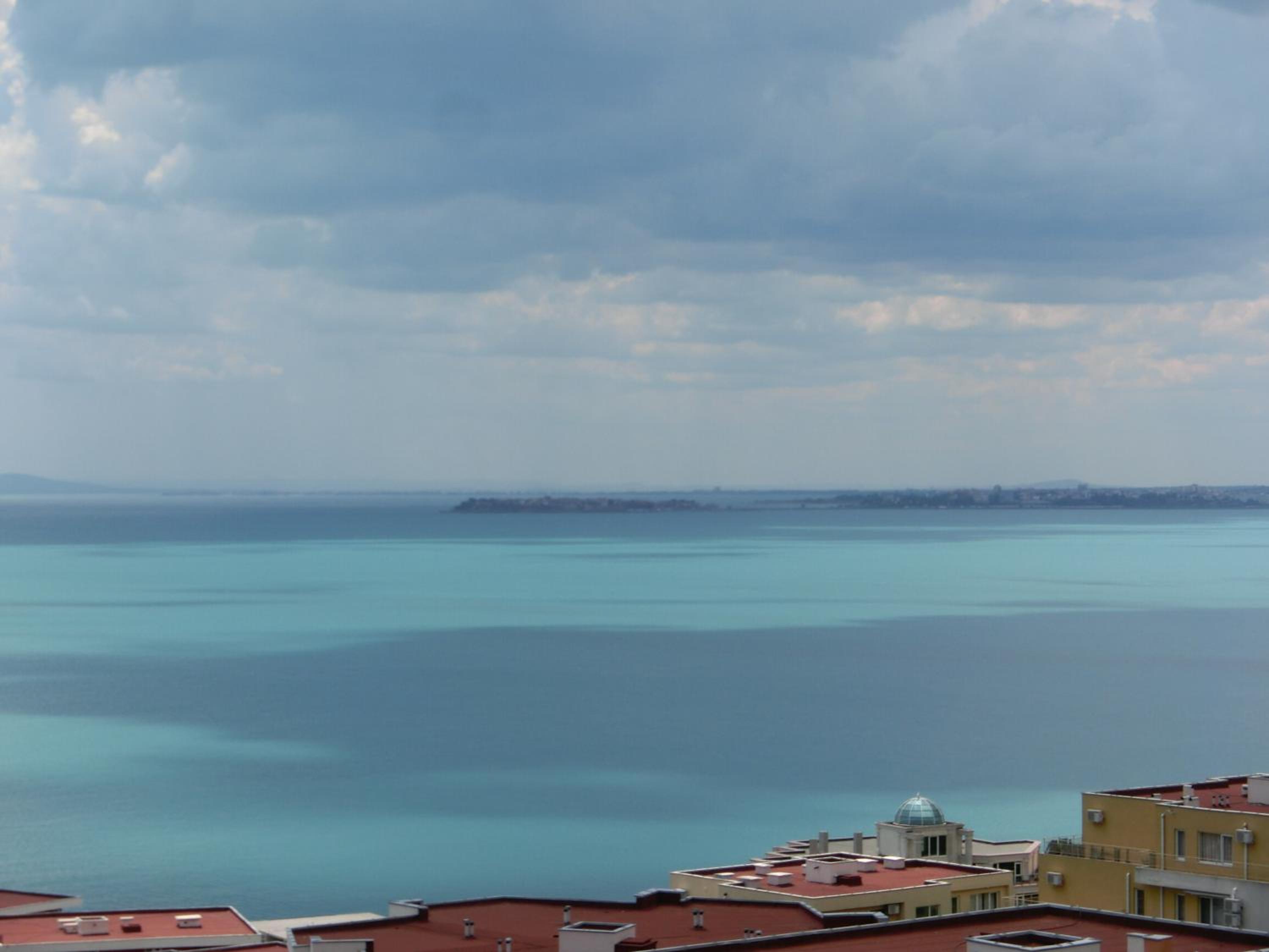 Panoramic Sea View Apartment Crown, Pools and Beach, Sveti Vlas