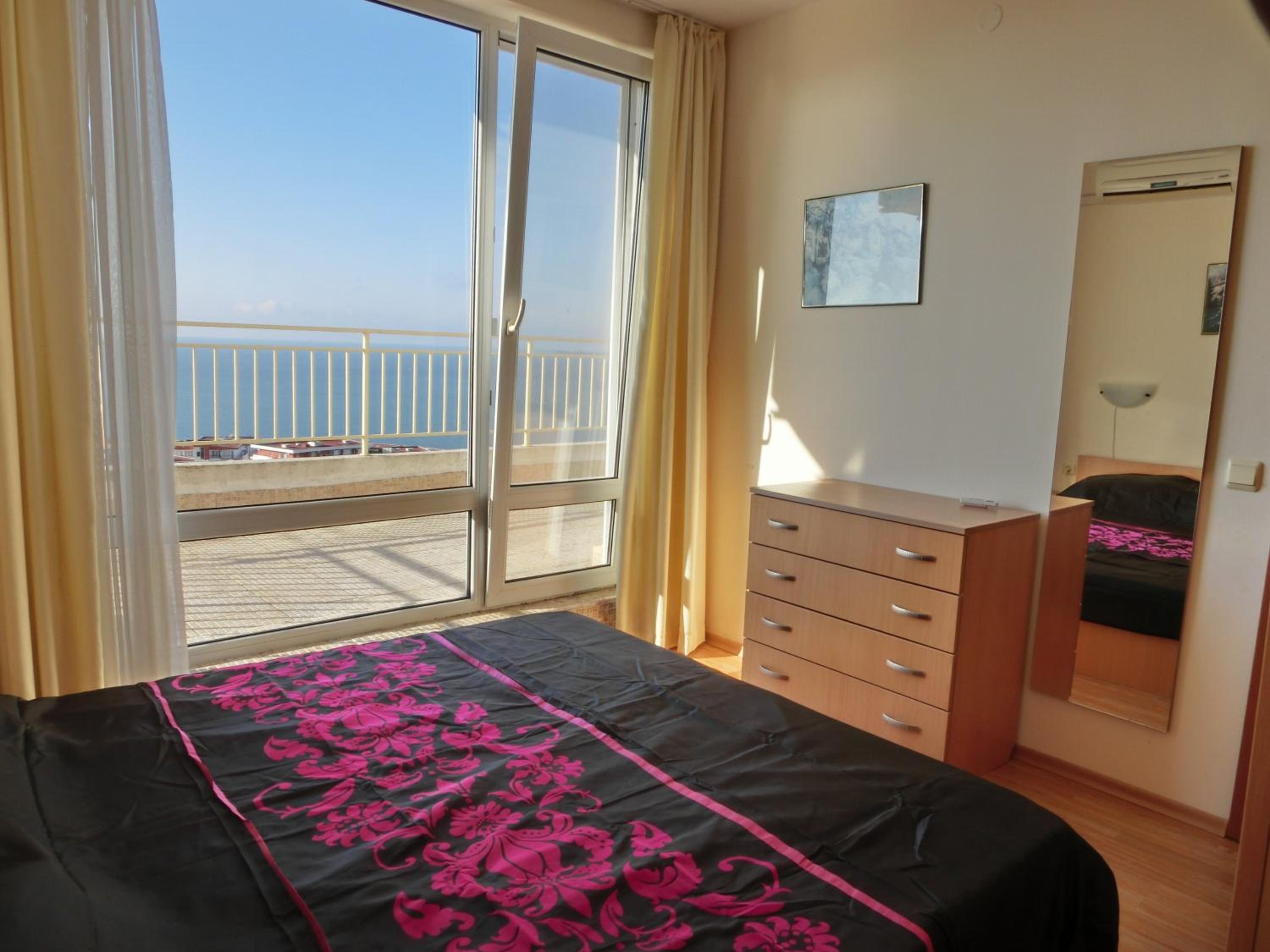 Panoramic Sea View Apartment Crown, Pools and Beach, Sveti Vlas