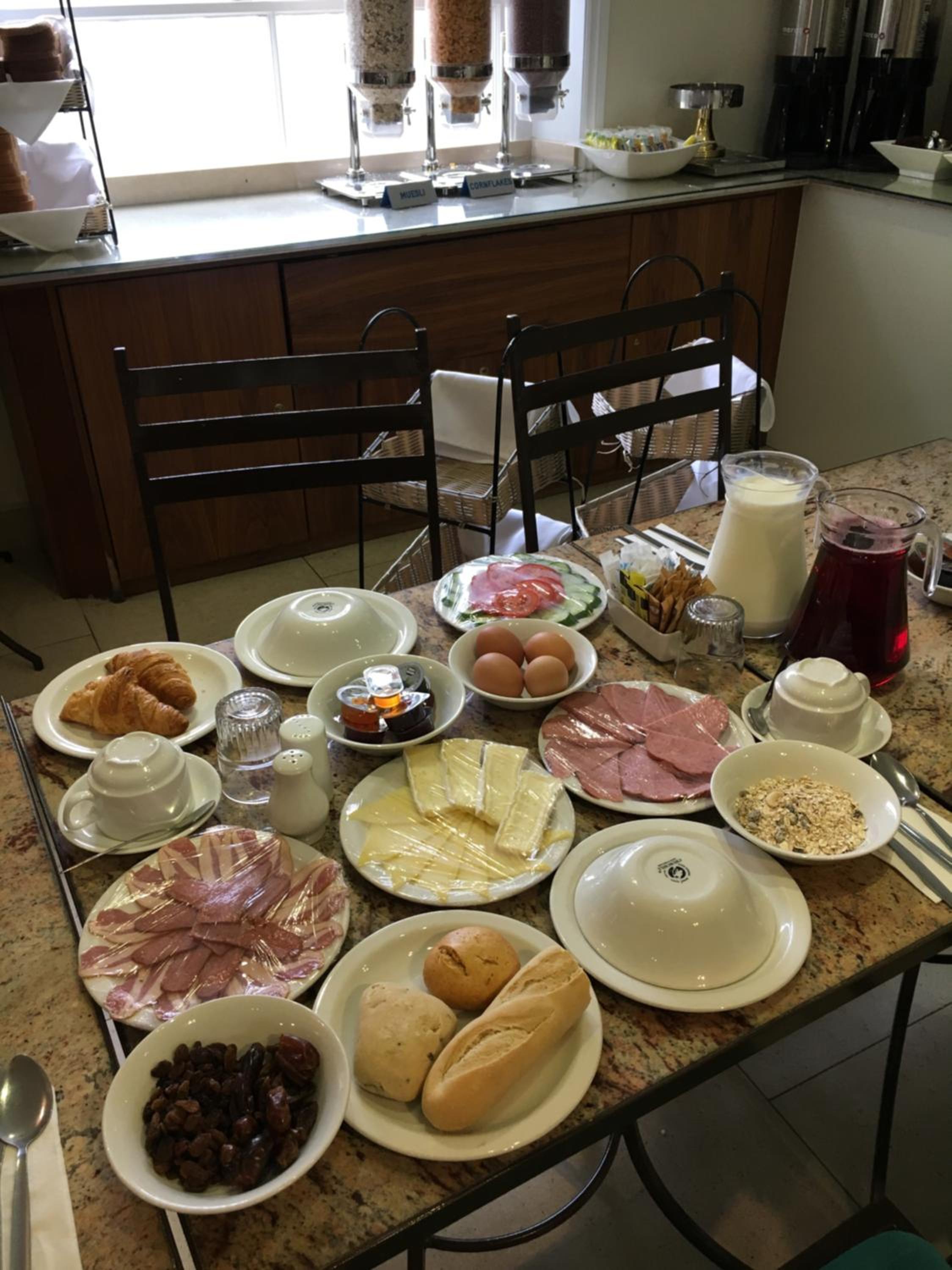 breakfast buffet