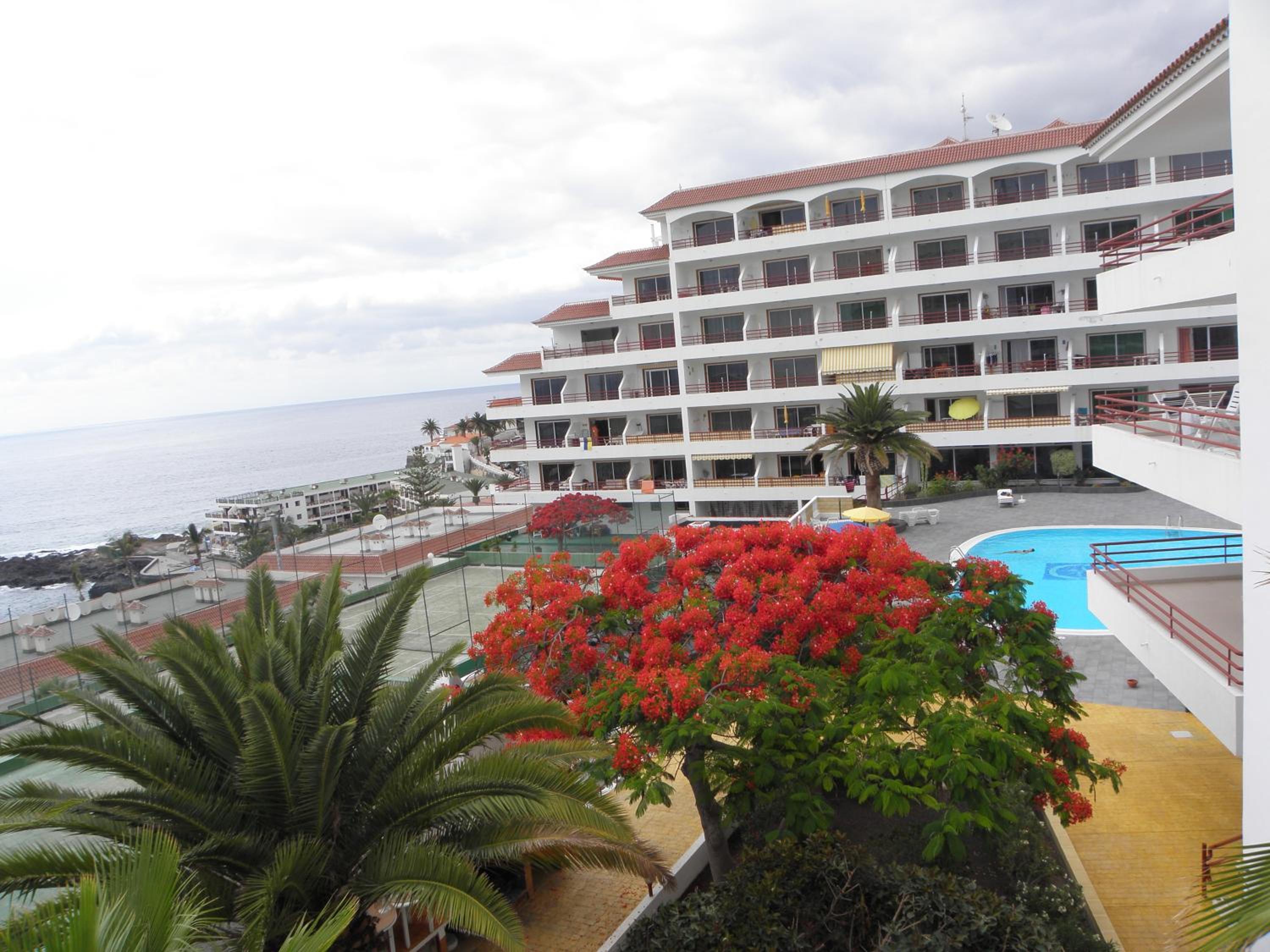 Beach Apartment with Ocean View La Arena