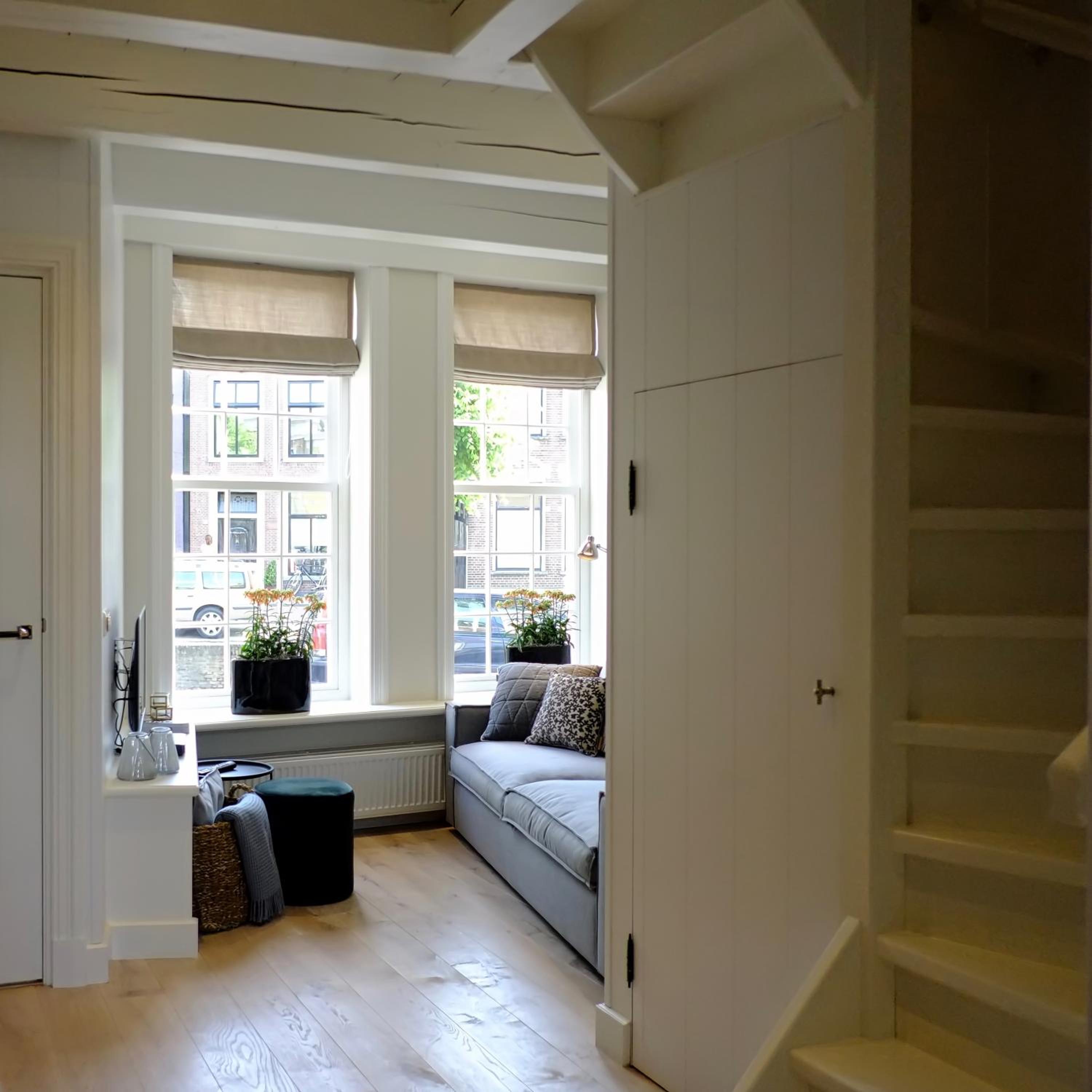Huisje aan de gracht view 2