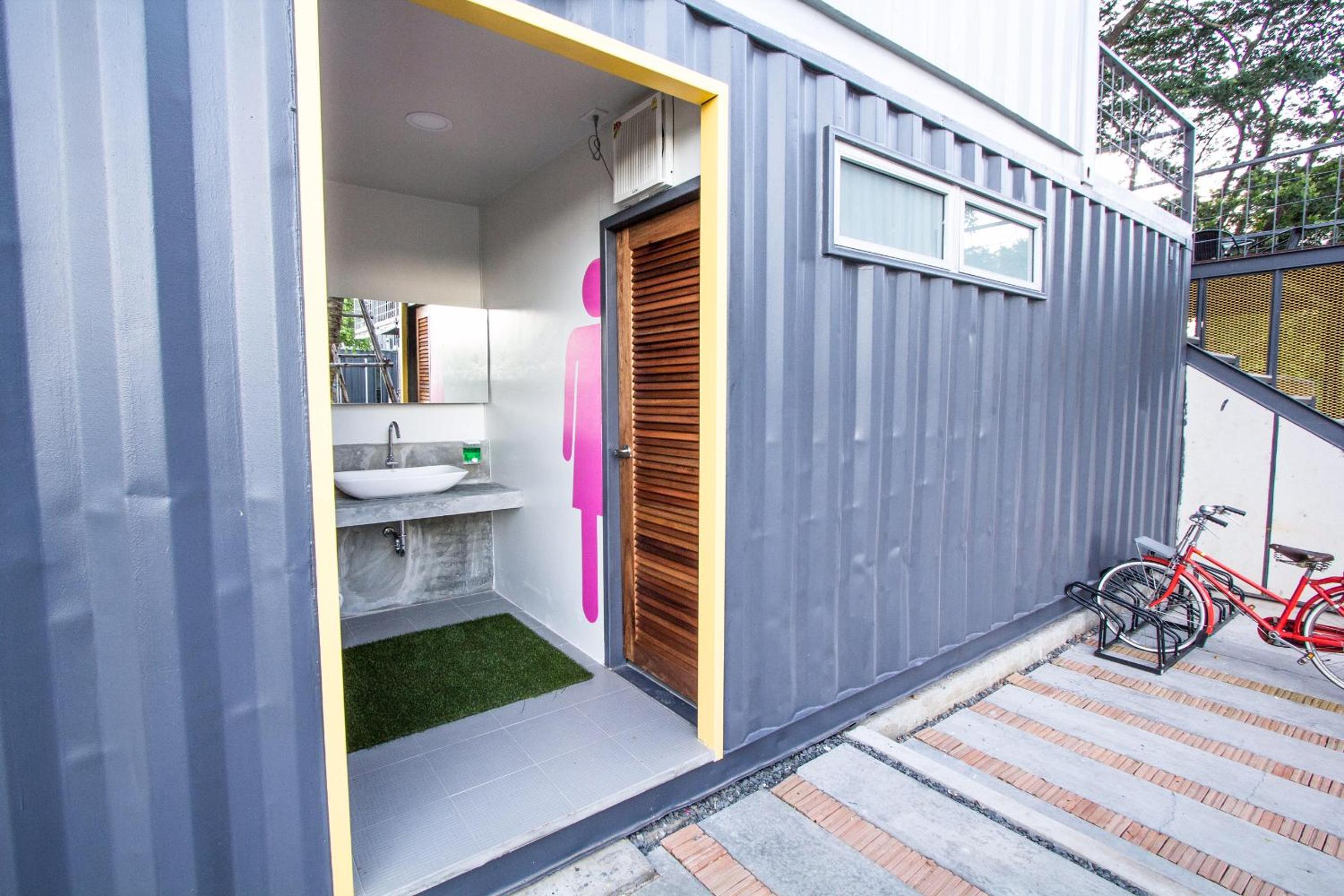 Ducati Bike Box Hotel