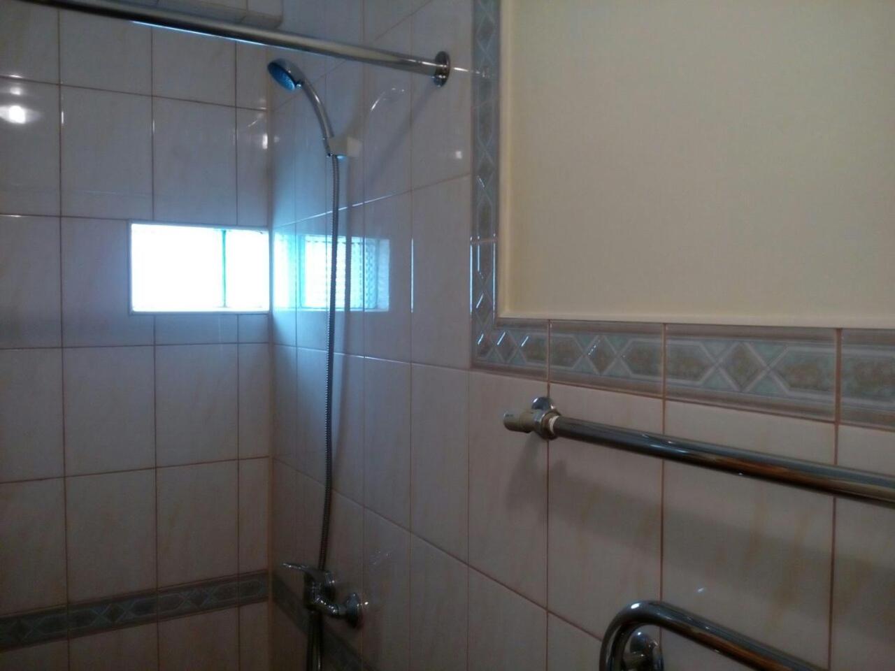 Photo 49