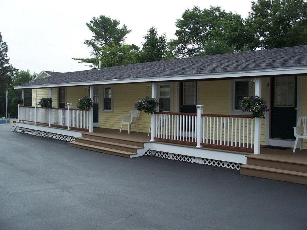 Drake's Island Resort Cottages - Property Image 4