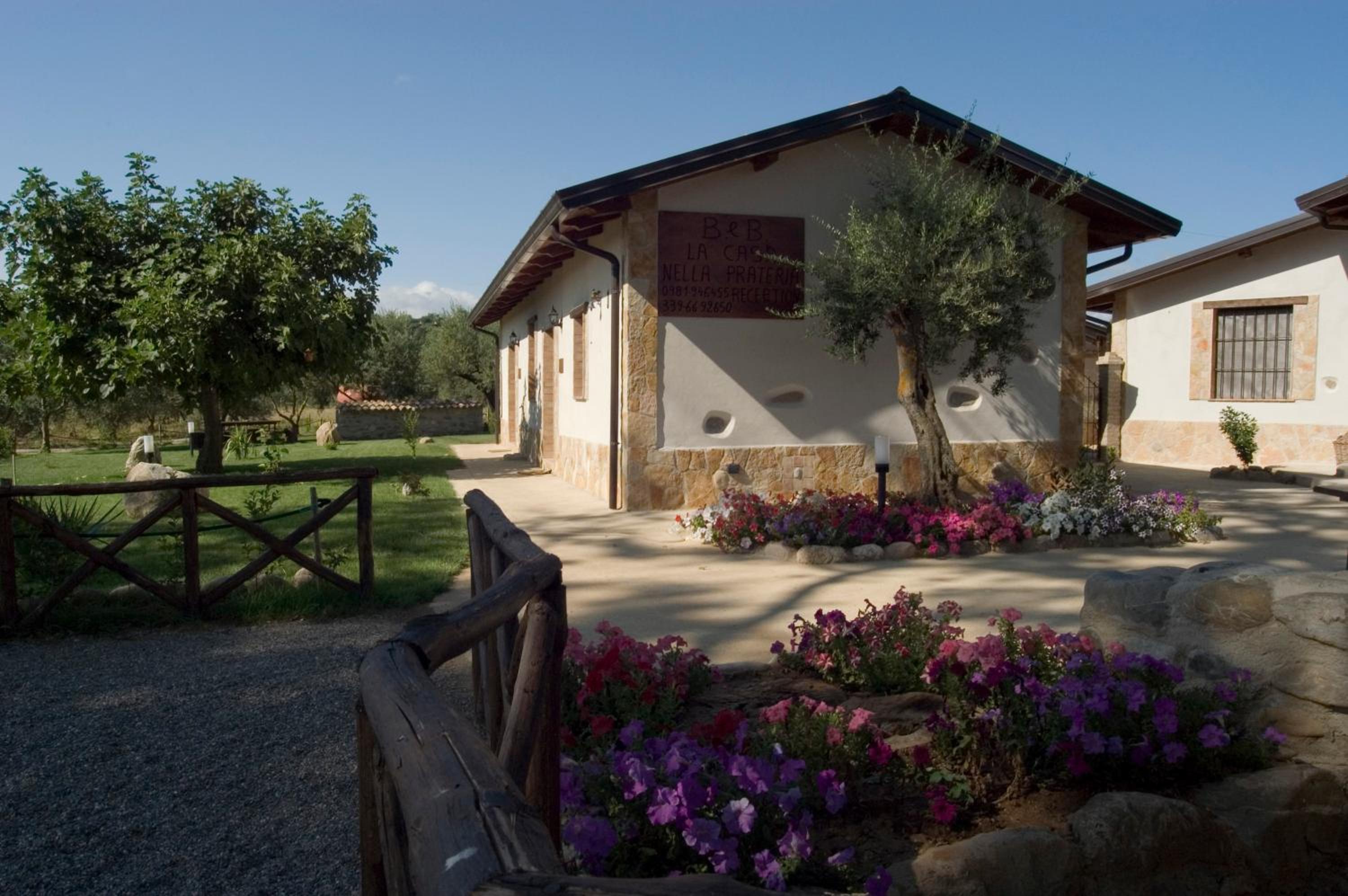 La Casa nella Prateria view 2