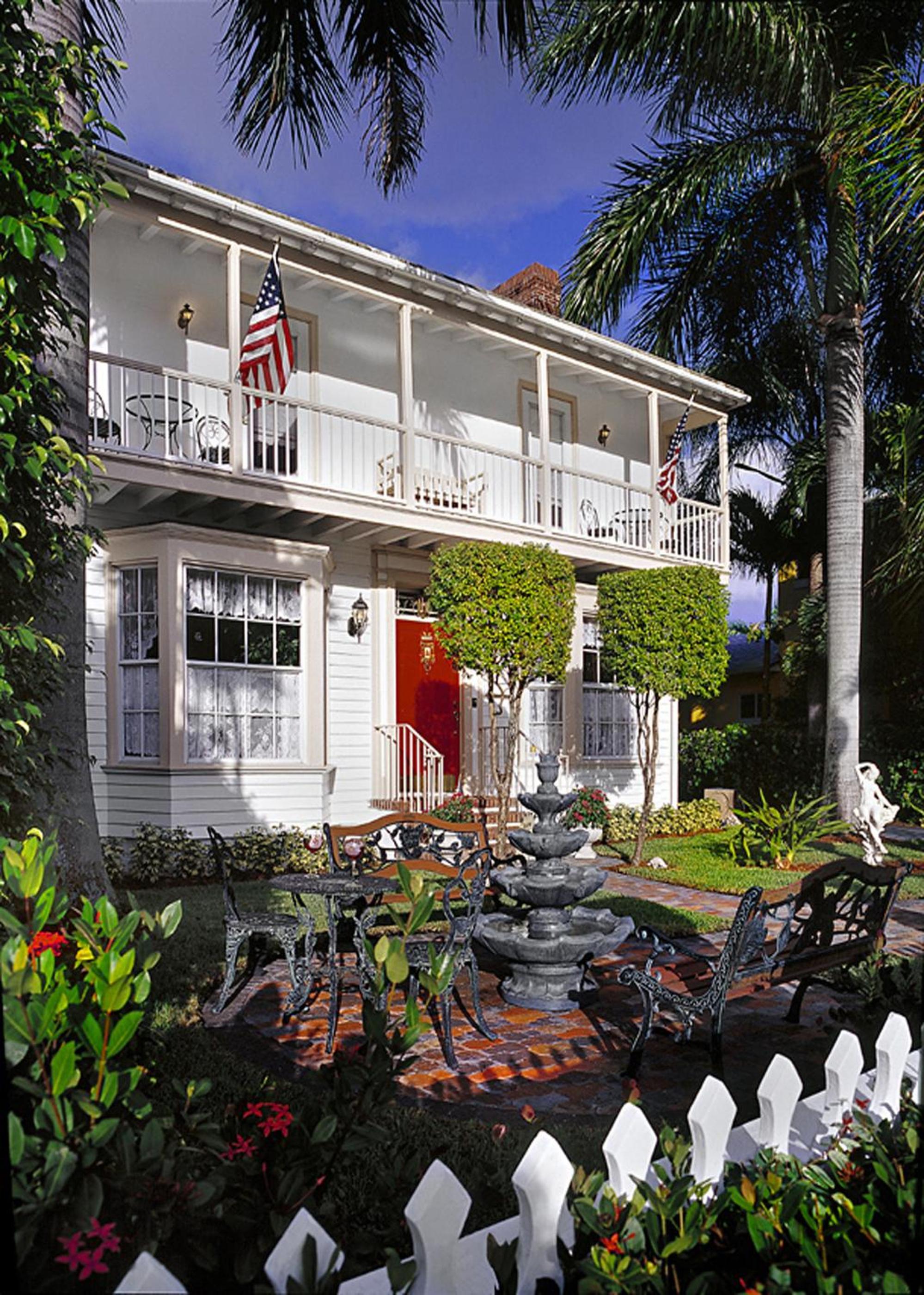 Hotel Sabal Palm House Bed and Breakfast