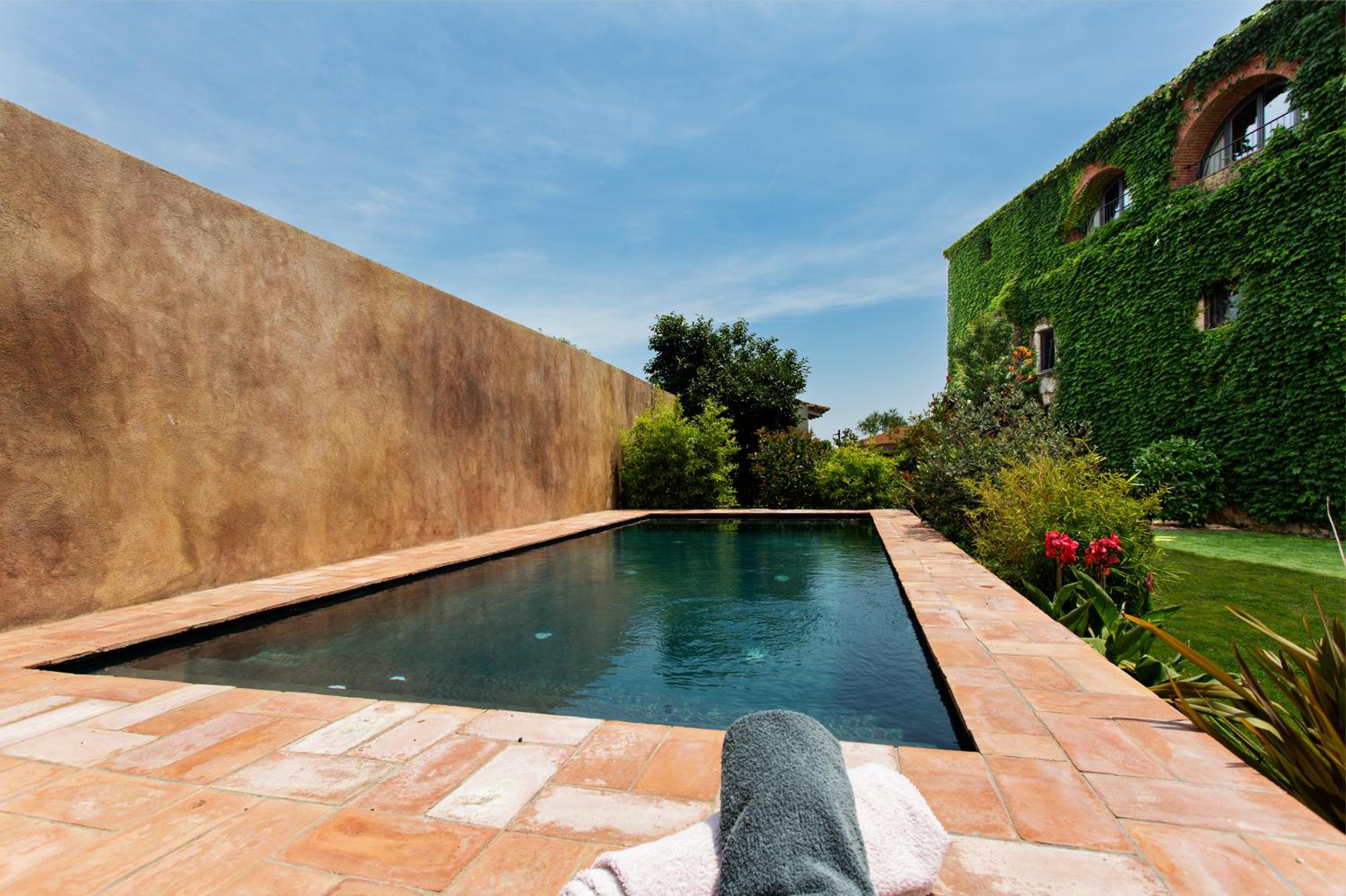 Encís d'Empordà -Adults Only-