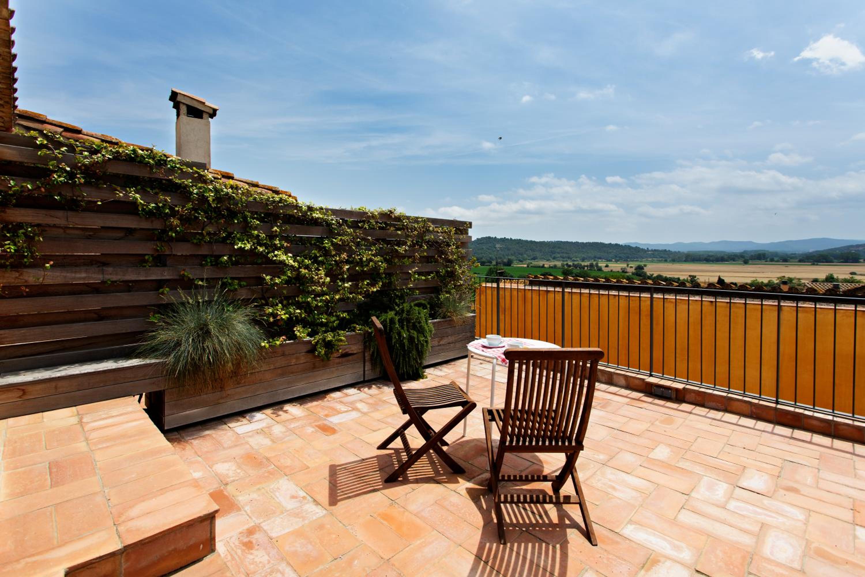 Encís d'Empordà -Adults Only-