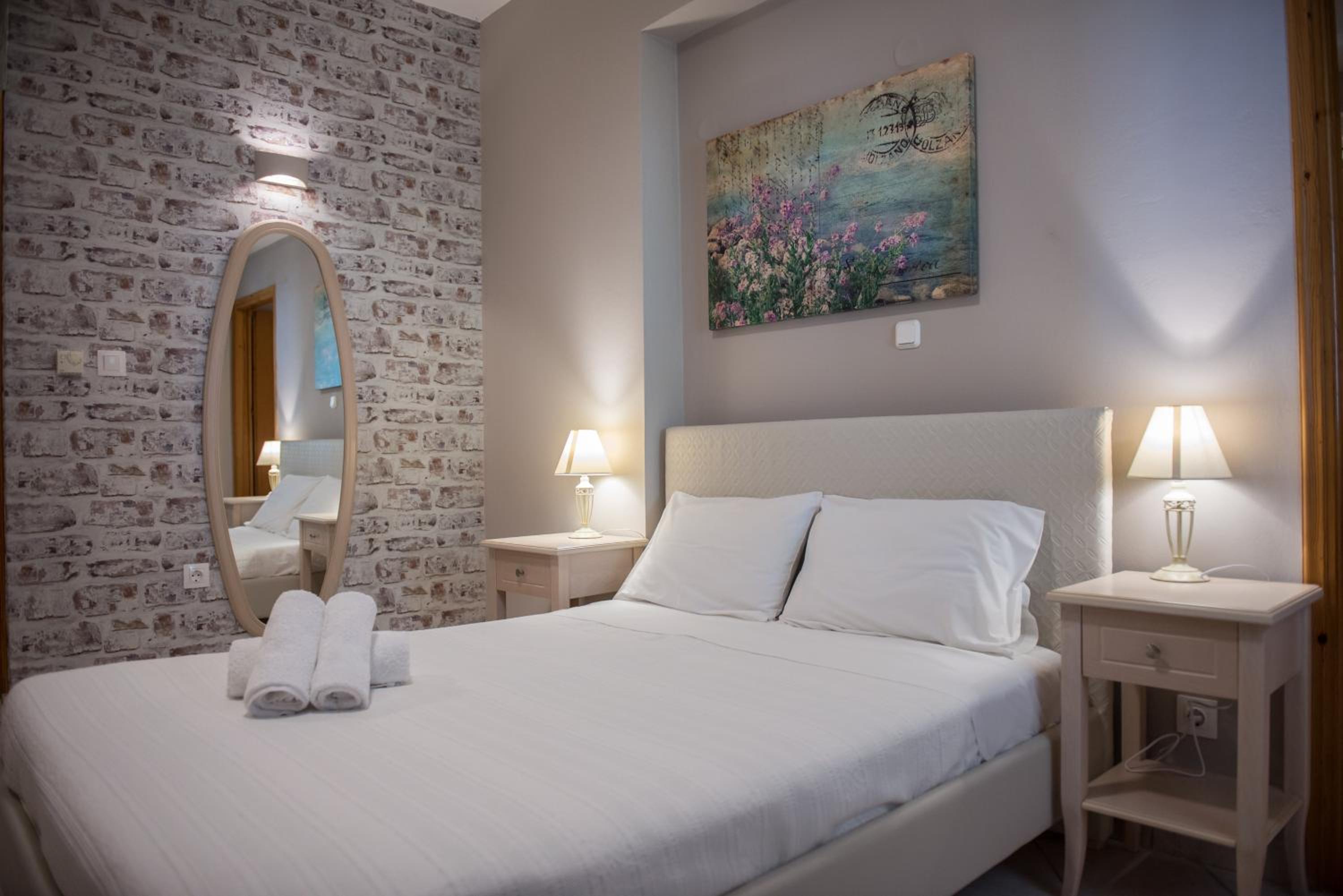 Aloni Studios & Apartments
