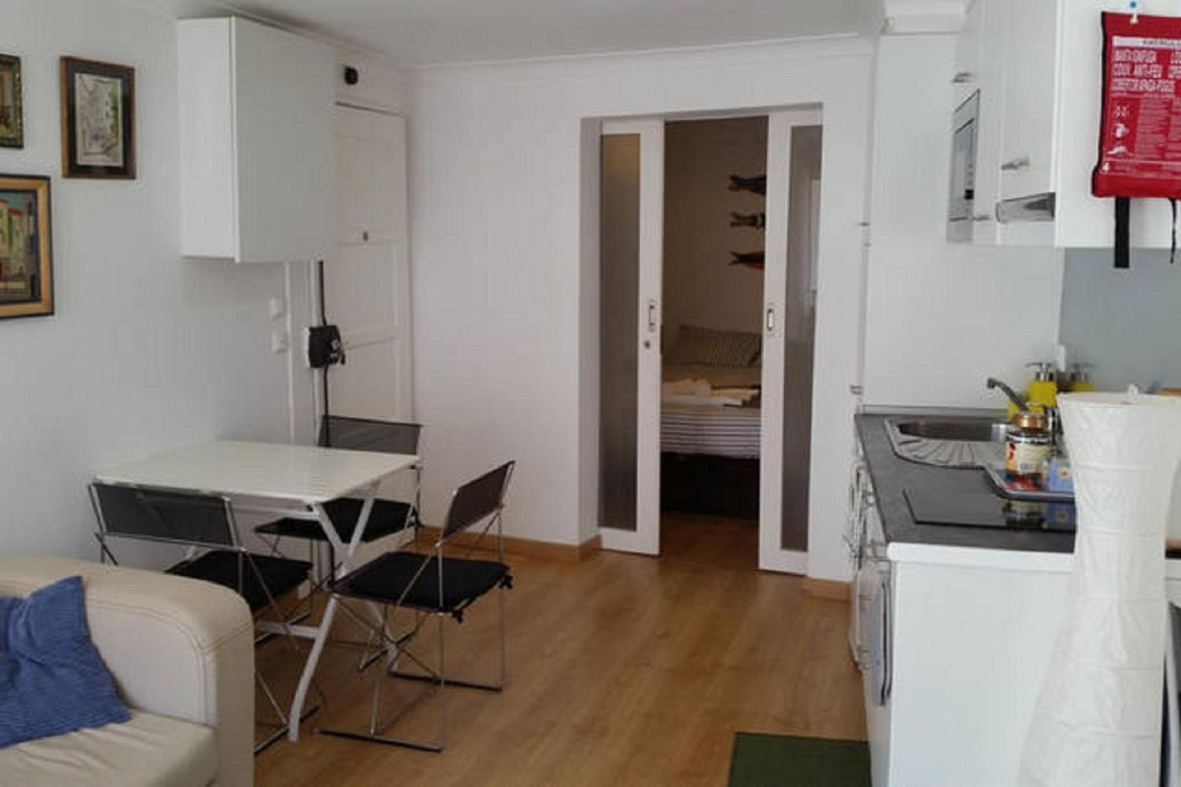 Alfama T1 Travel view 4