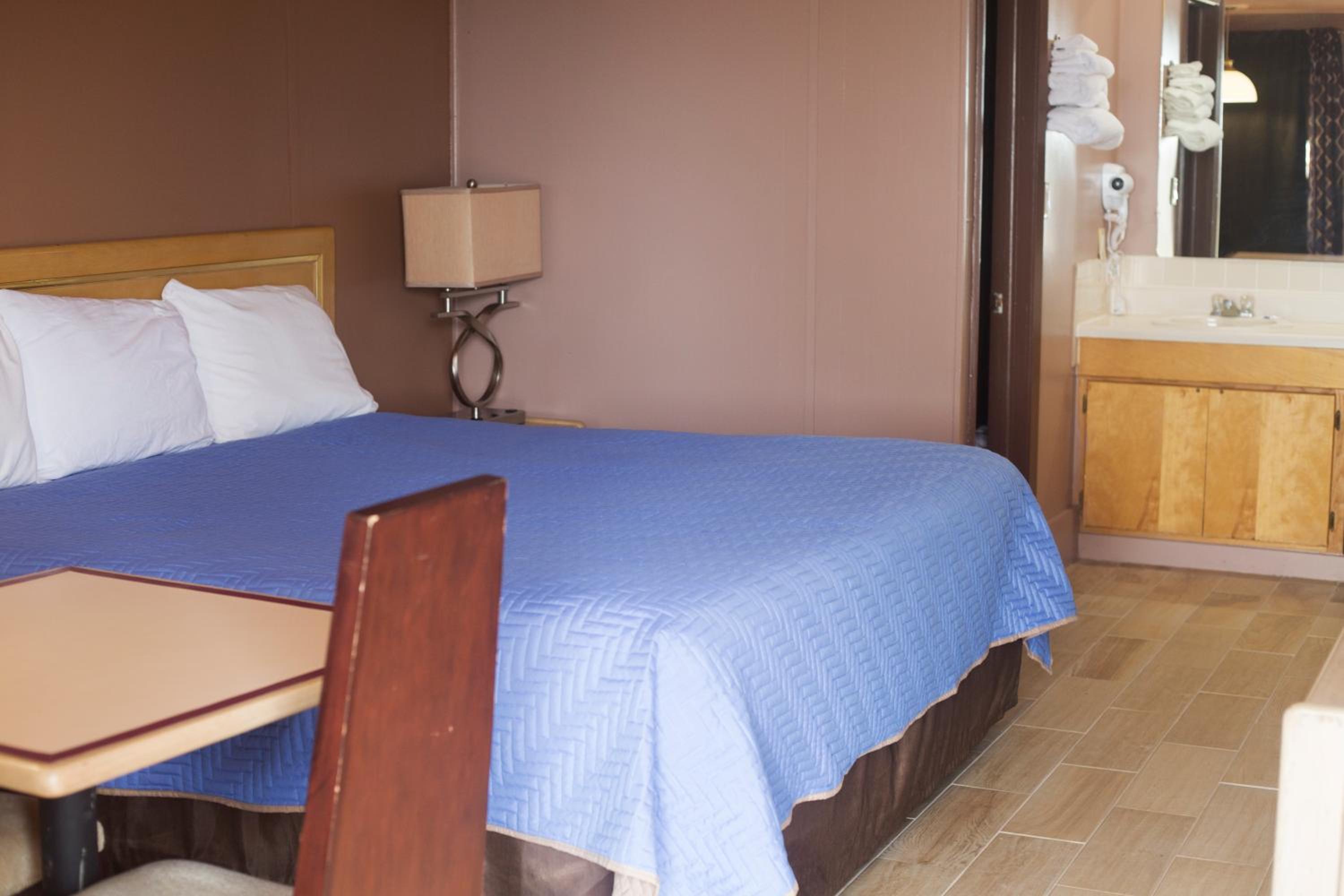 OYO Hickory House Inn