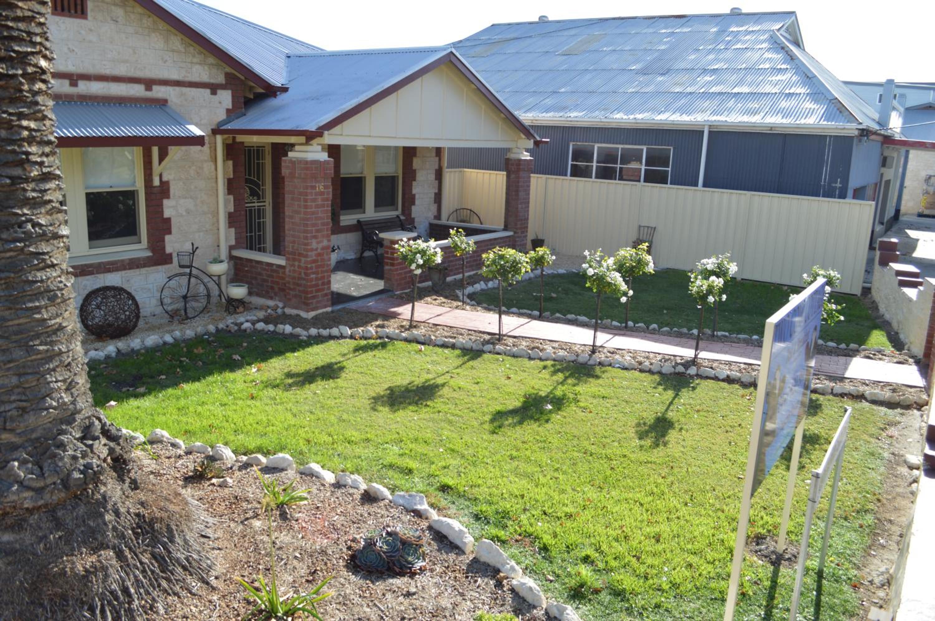 Two Cow Cottage Bed & Breakfast