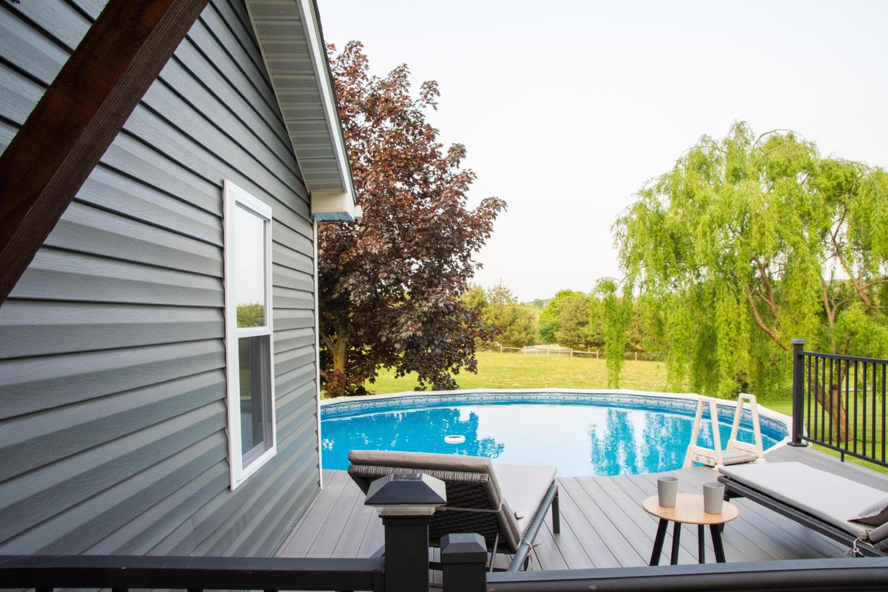 Maple Retreat with Big Pool