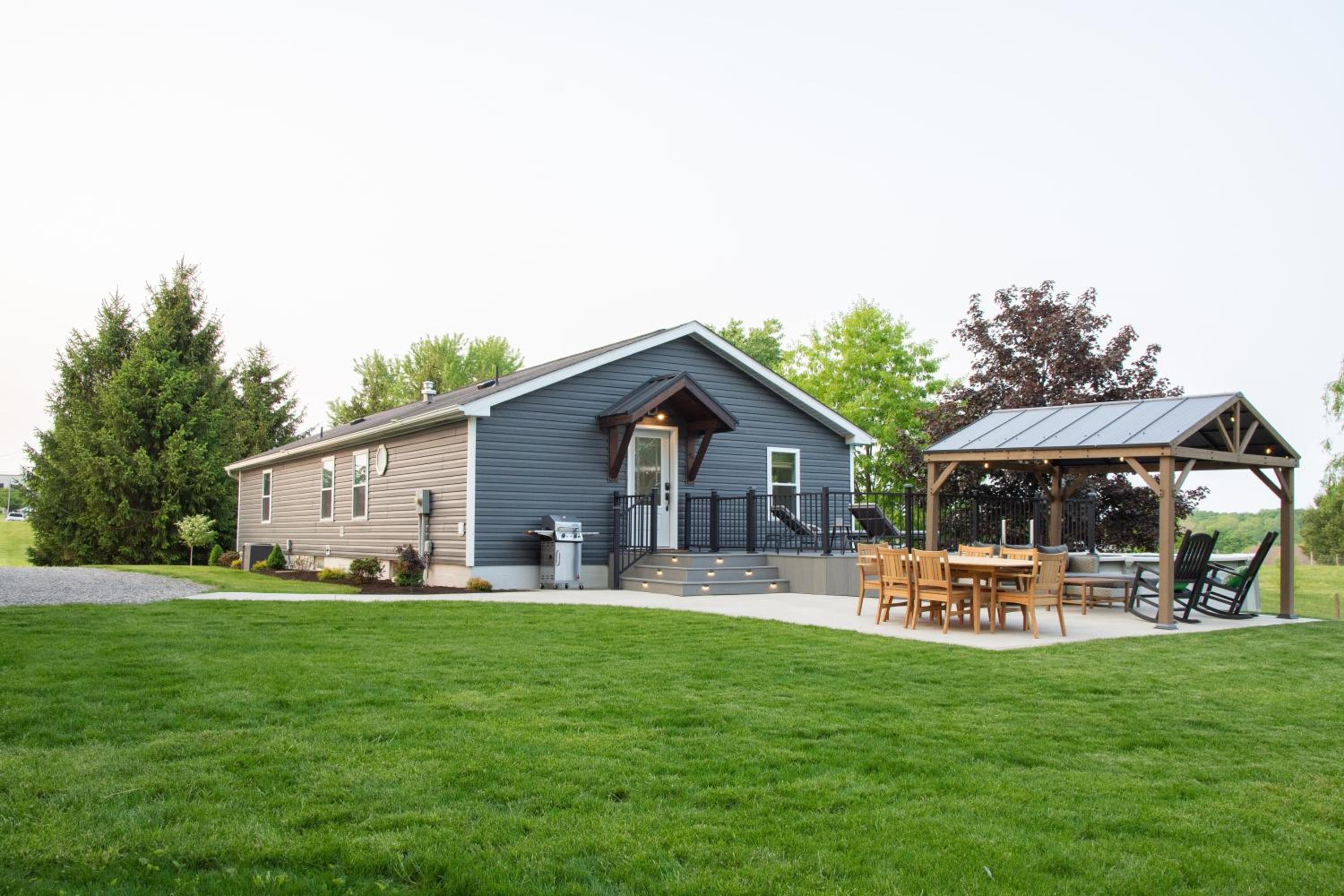 Maple Retreat with Big Pool