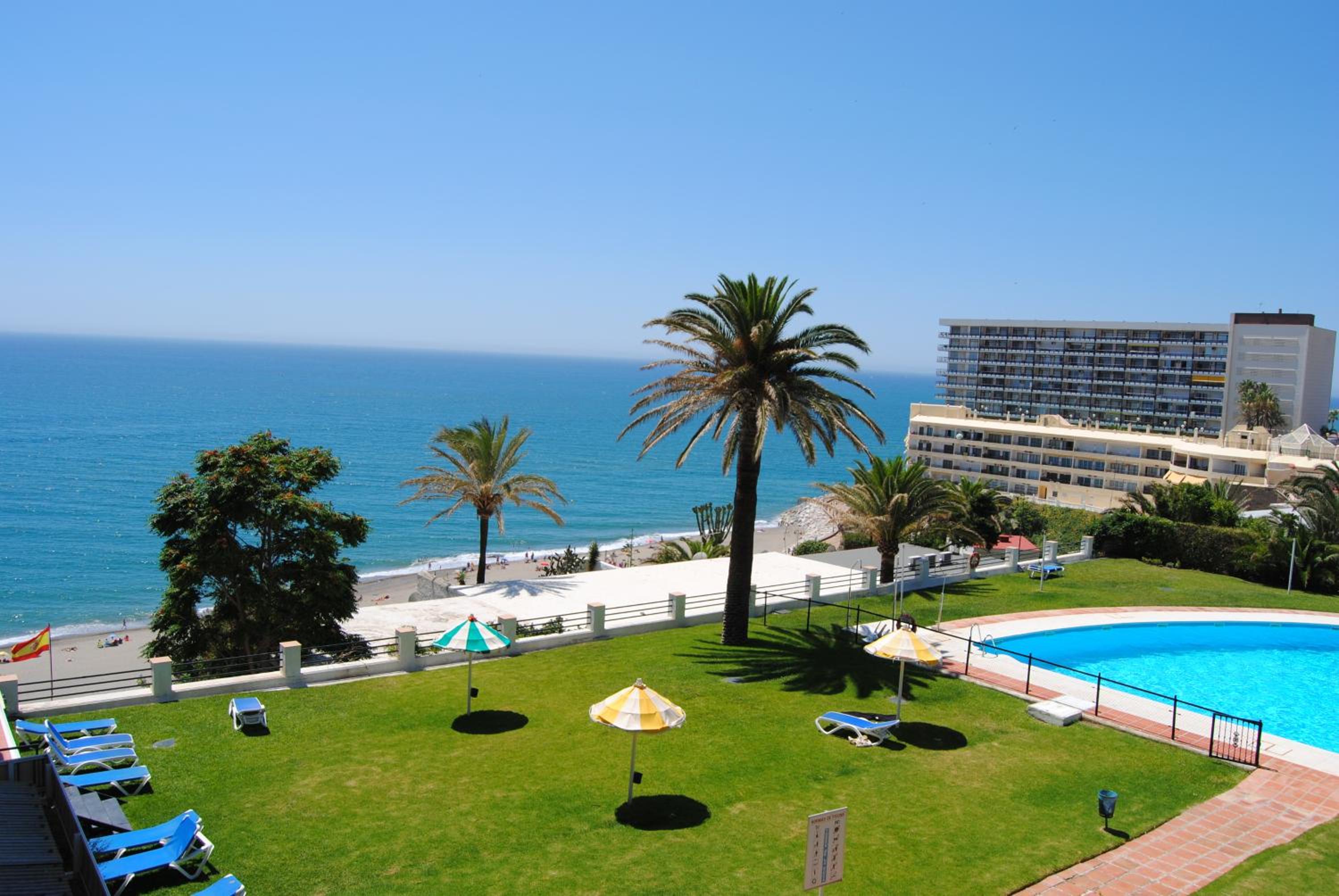Apartamentos La Roca Rentals