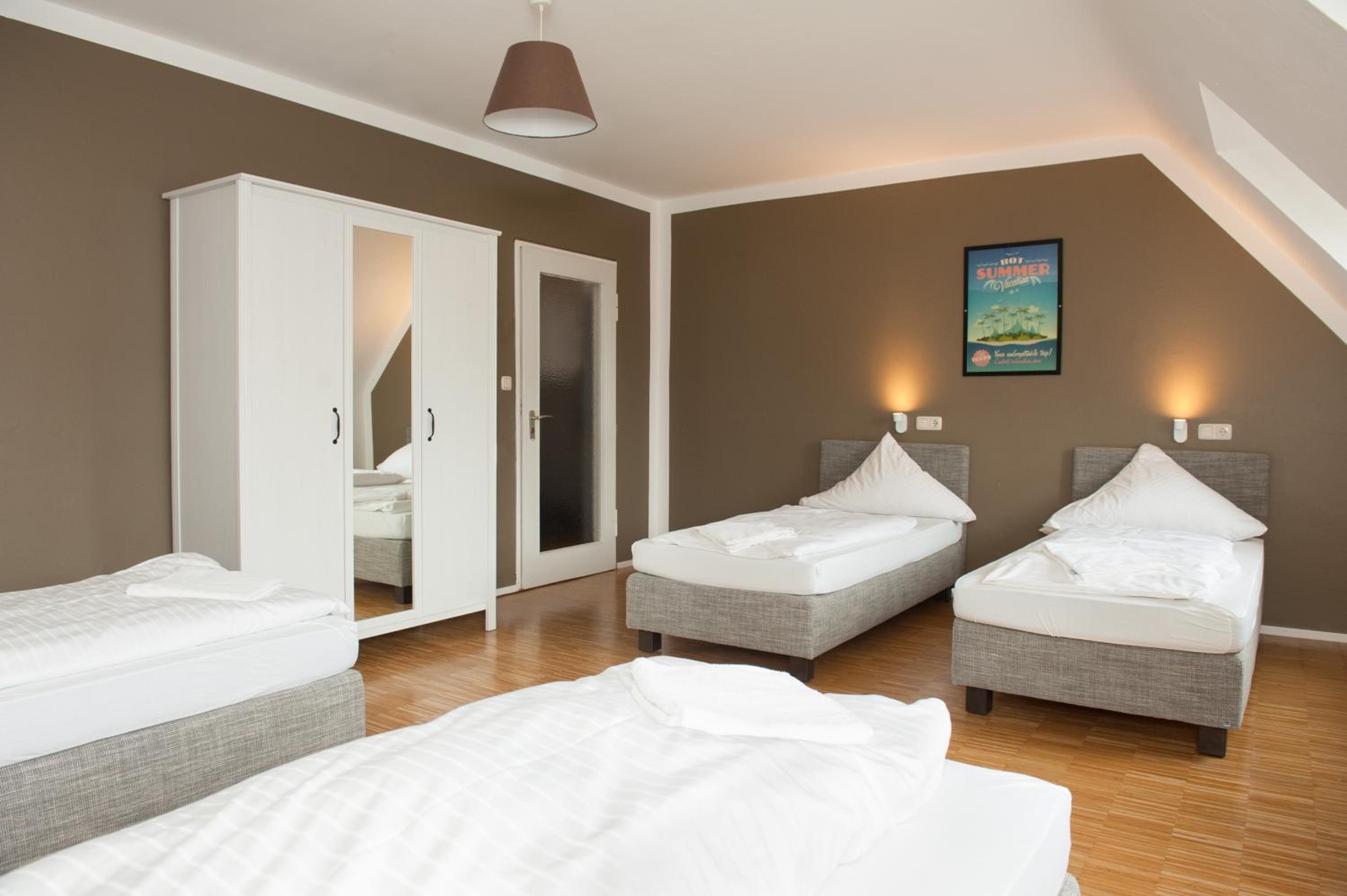 Five Reasons Hostel & Hotel