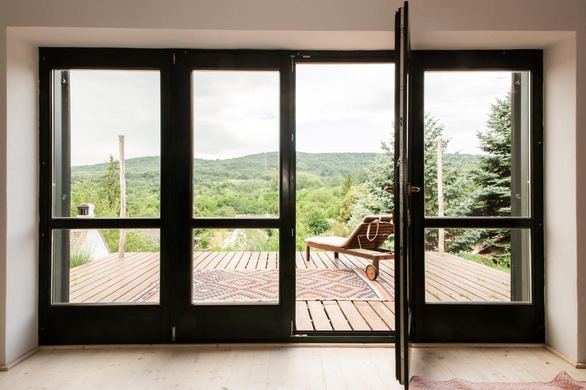 Henye holiday homes view 5