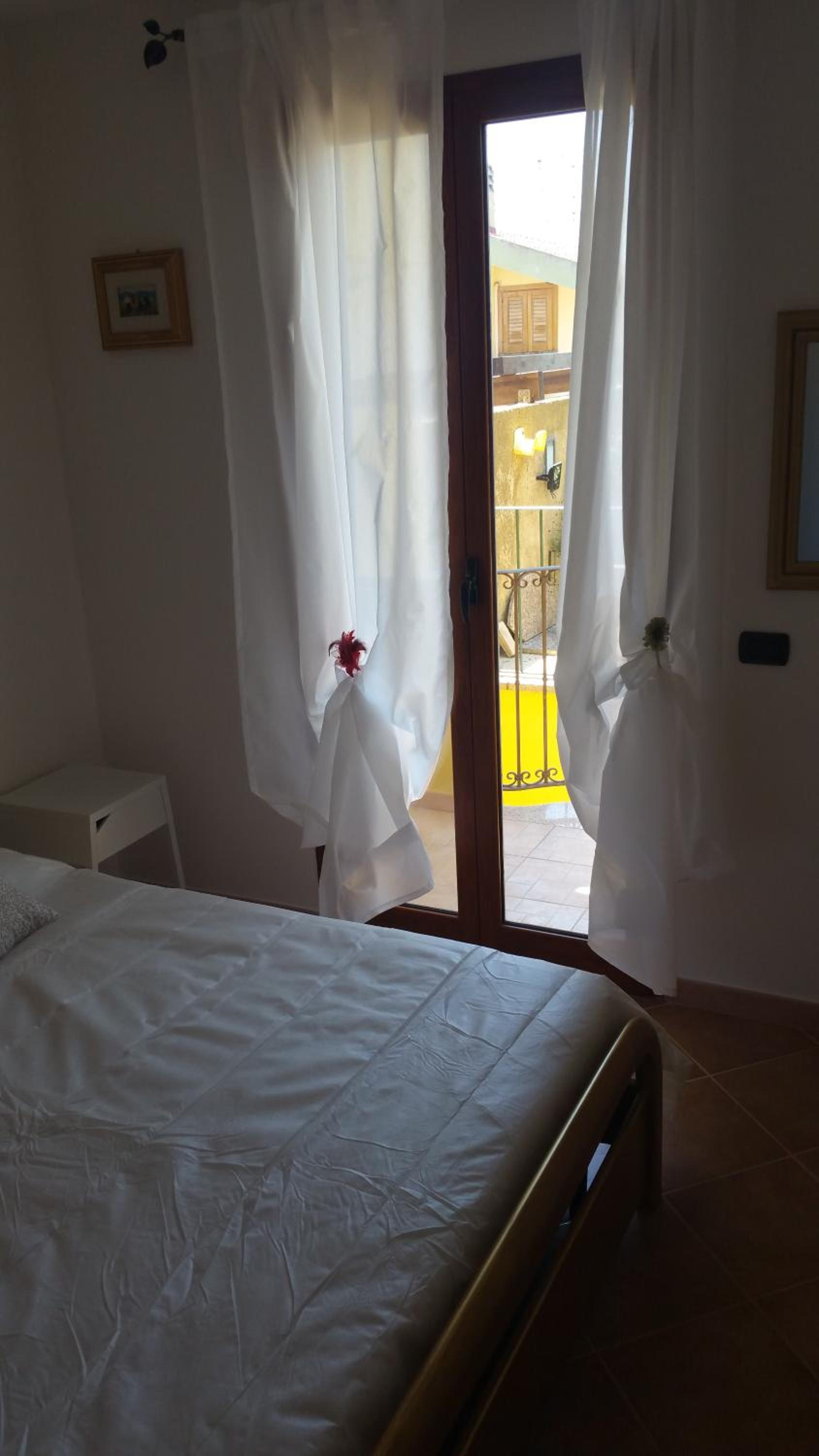 Artistika Golden Apartment