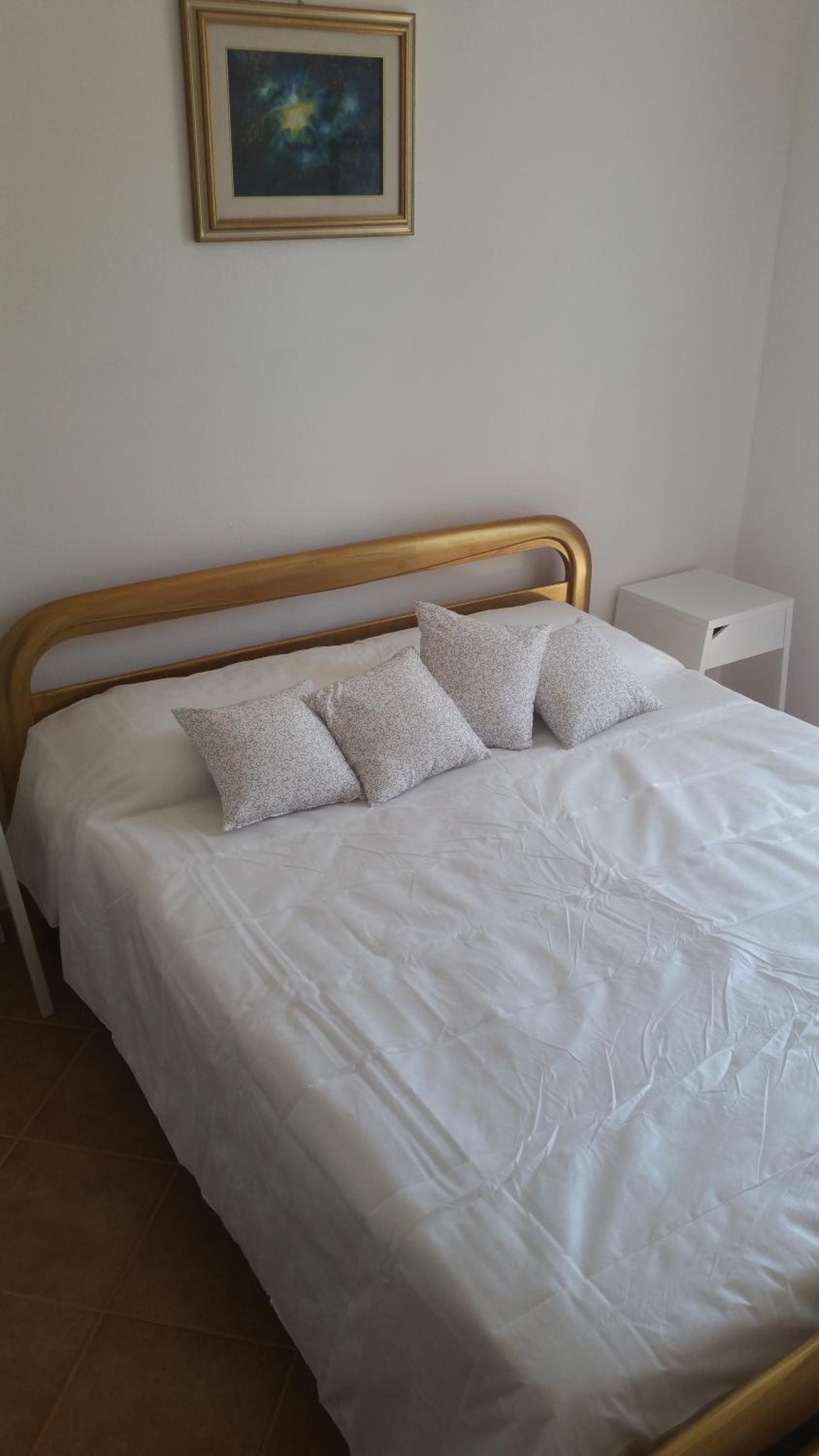 Artistika Golden Apartment