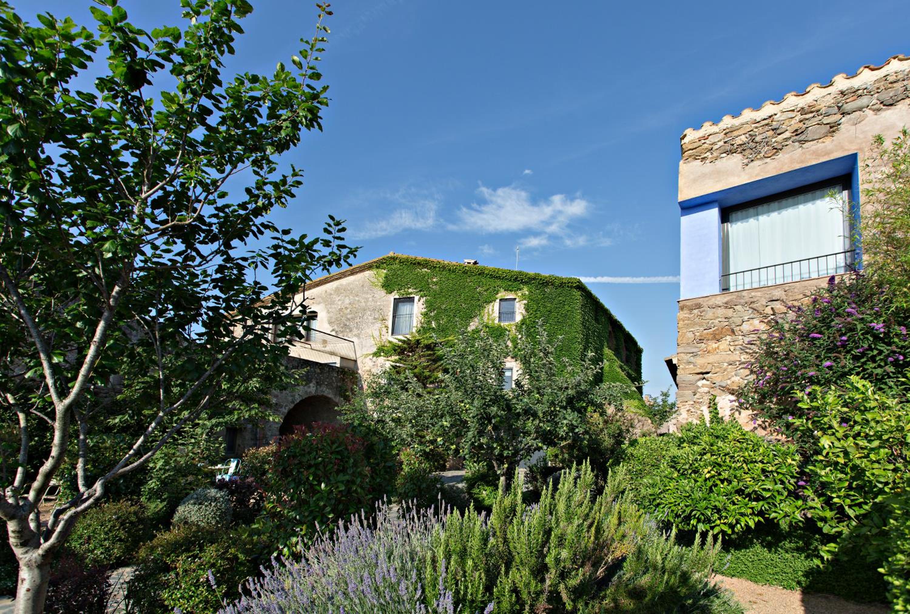 Encís d'Empordà -Adults Only-