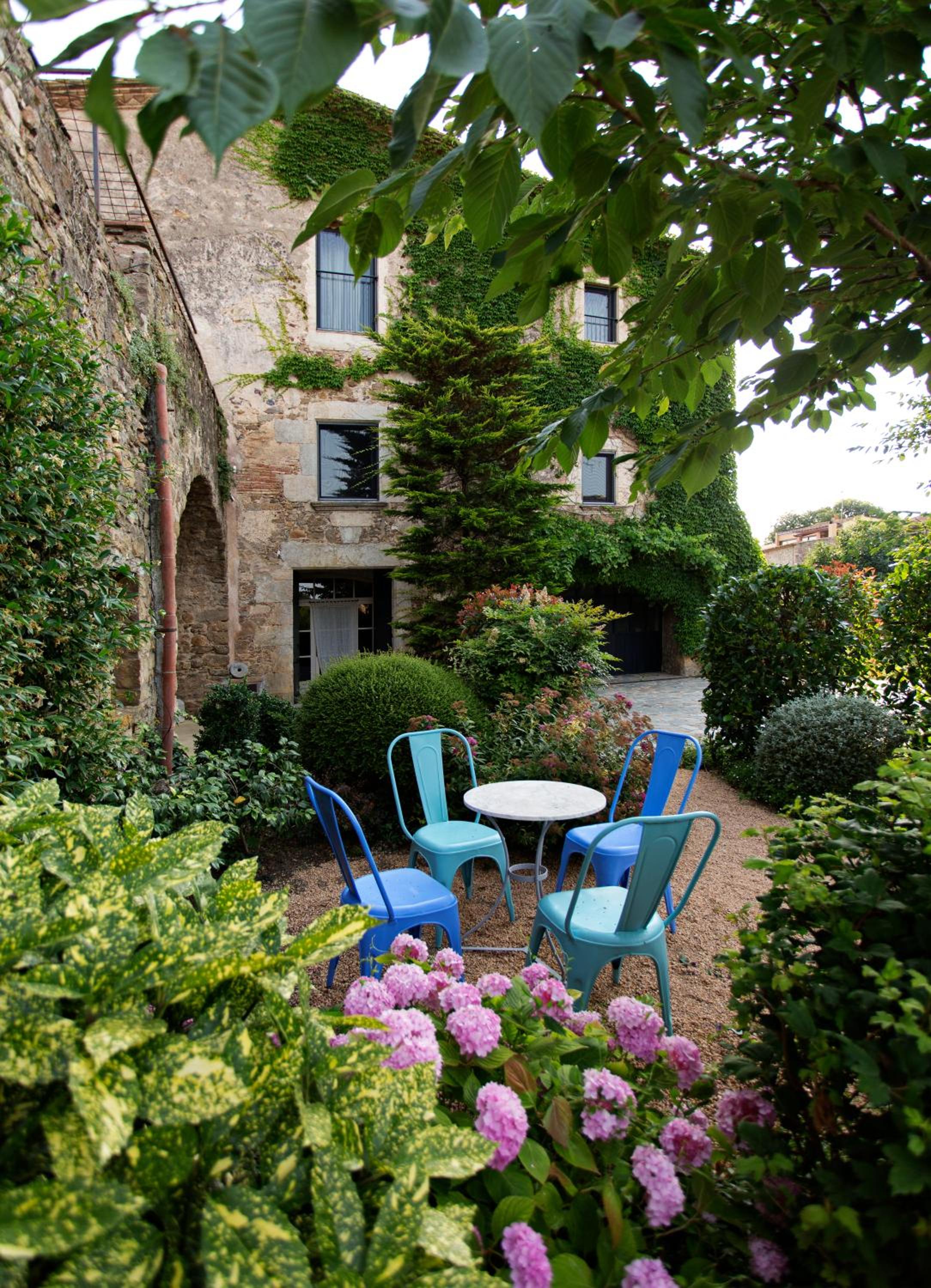 Encís d'Empordà -Adults Only-