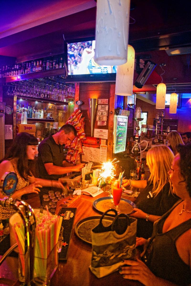 bar