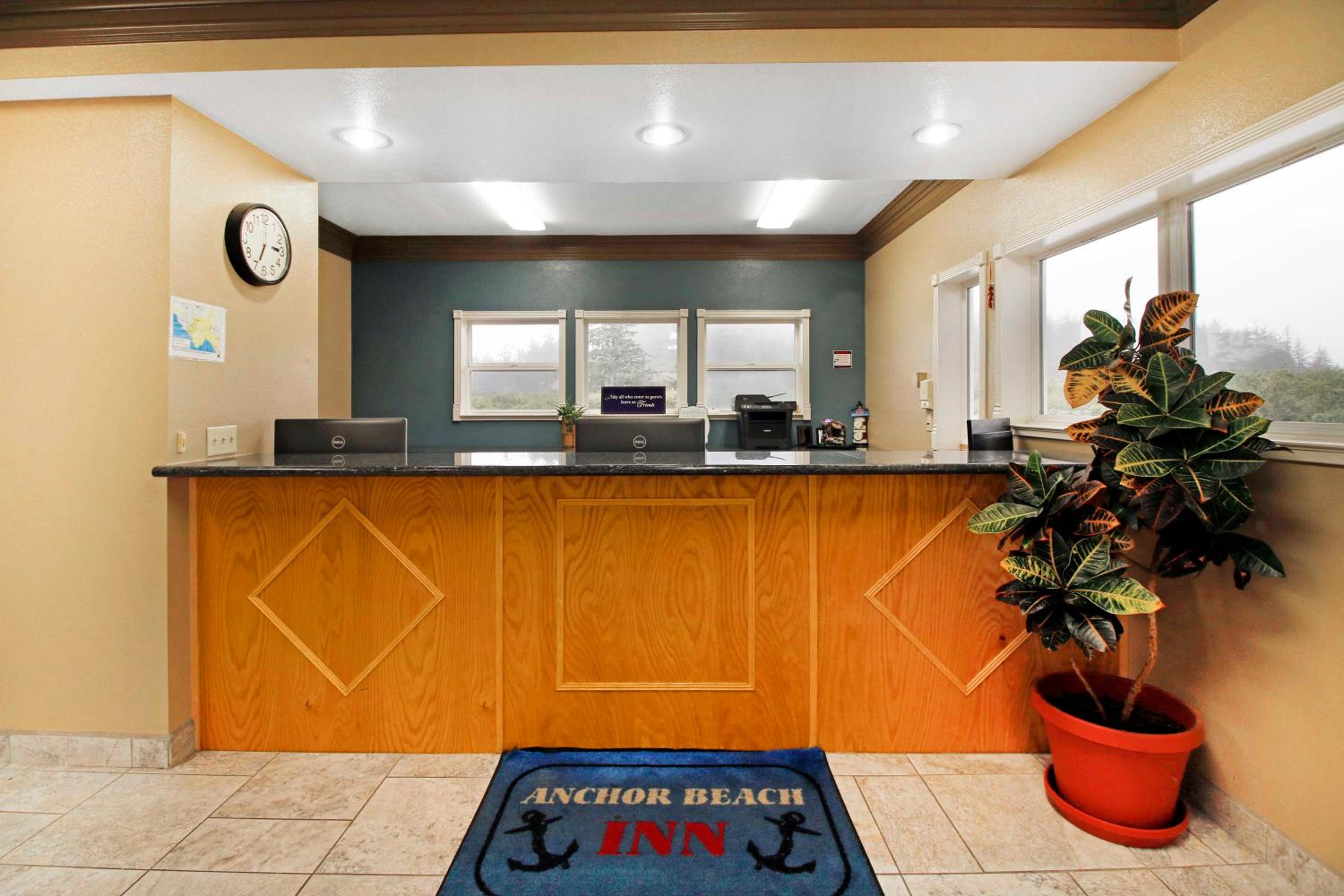Anchor Beach Inn