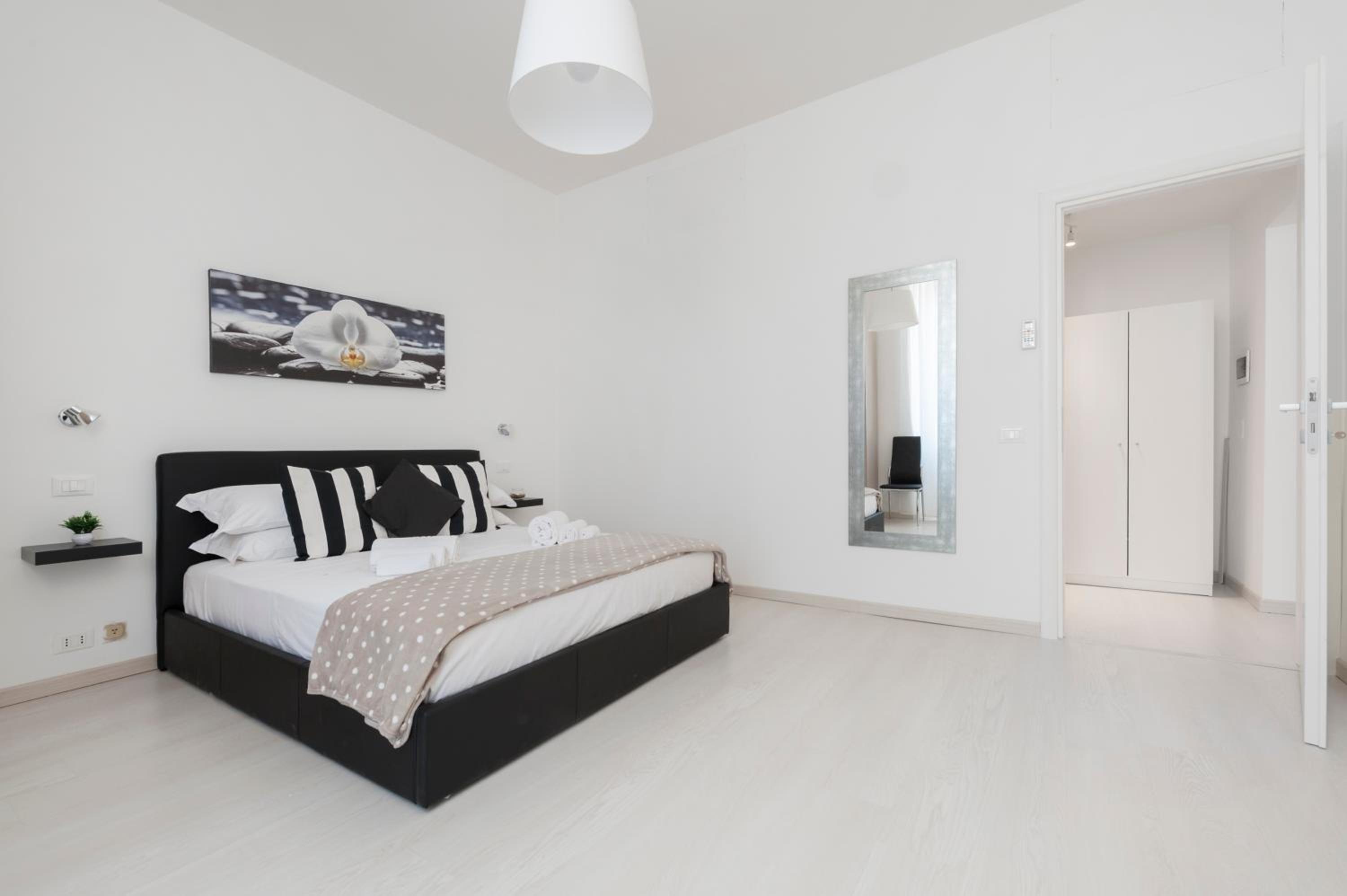 White Flat Termini