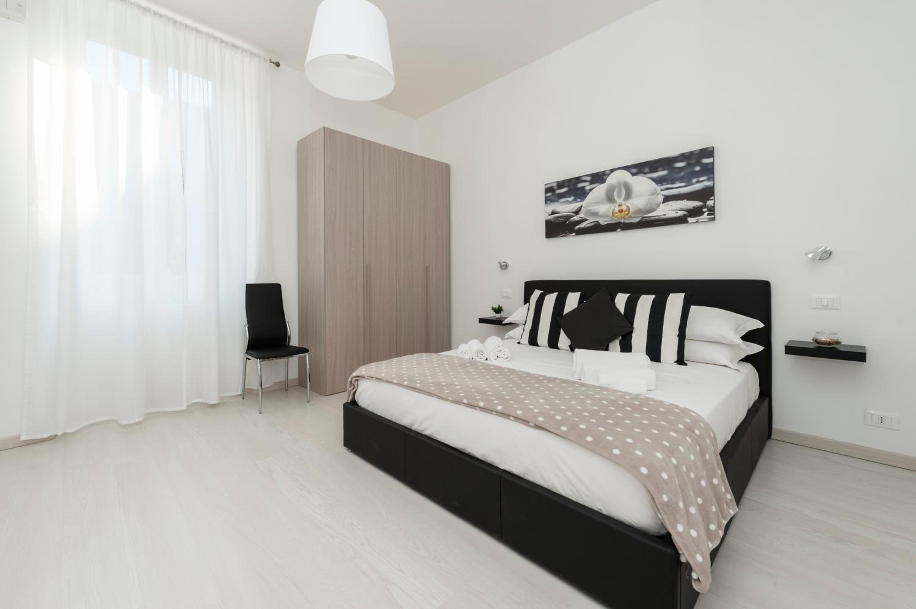 White Flat Termini