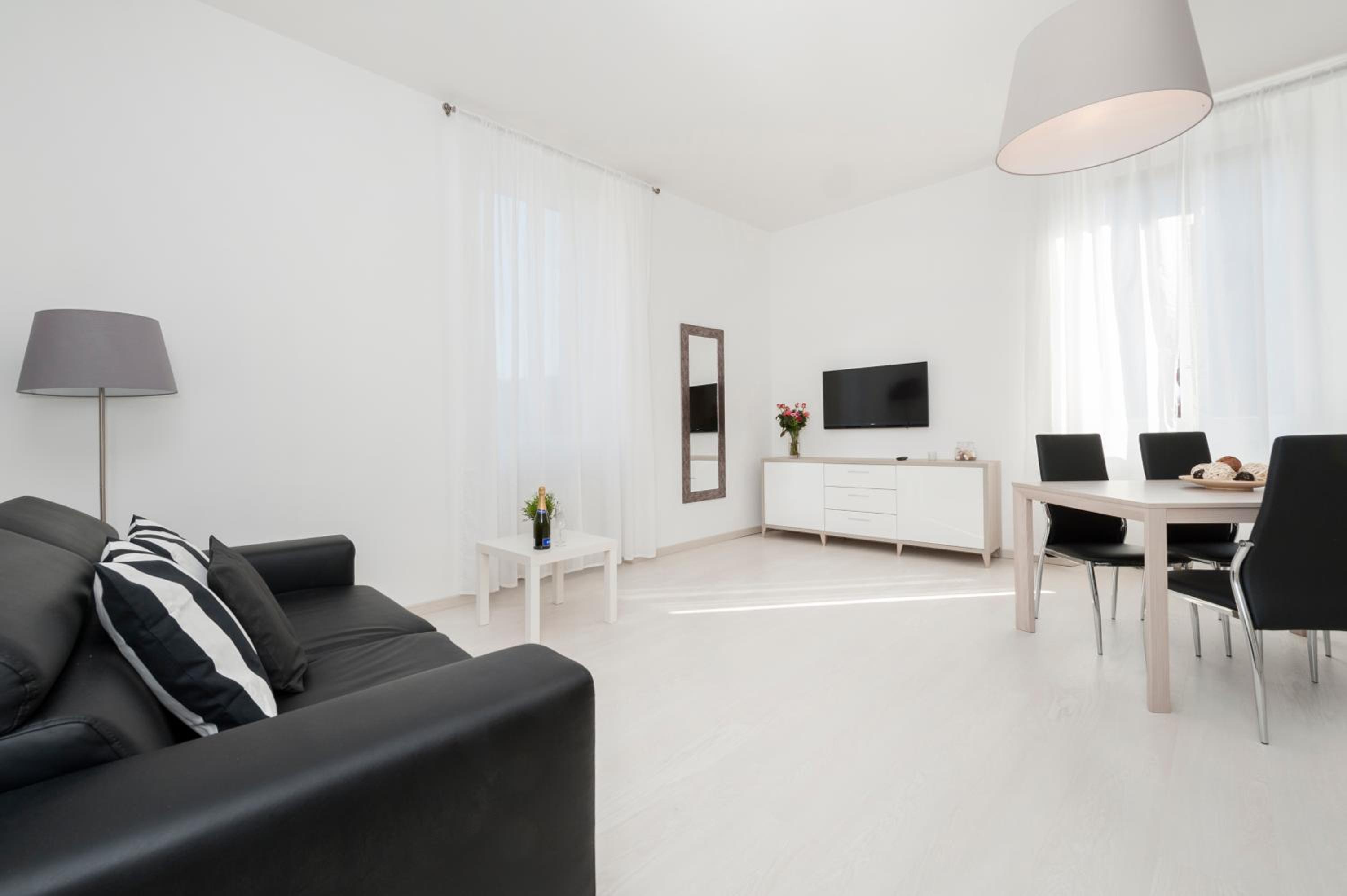 White Flat Termini