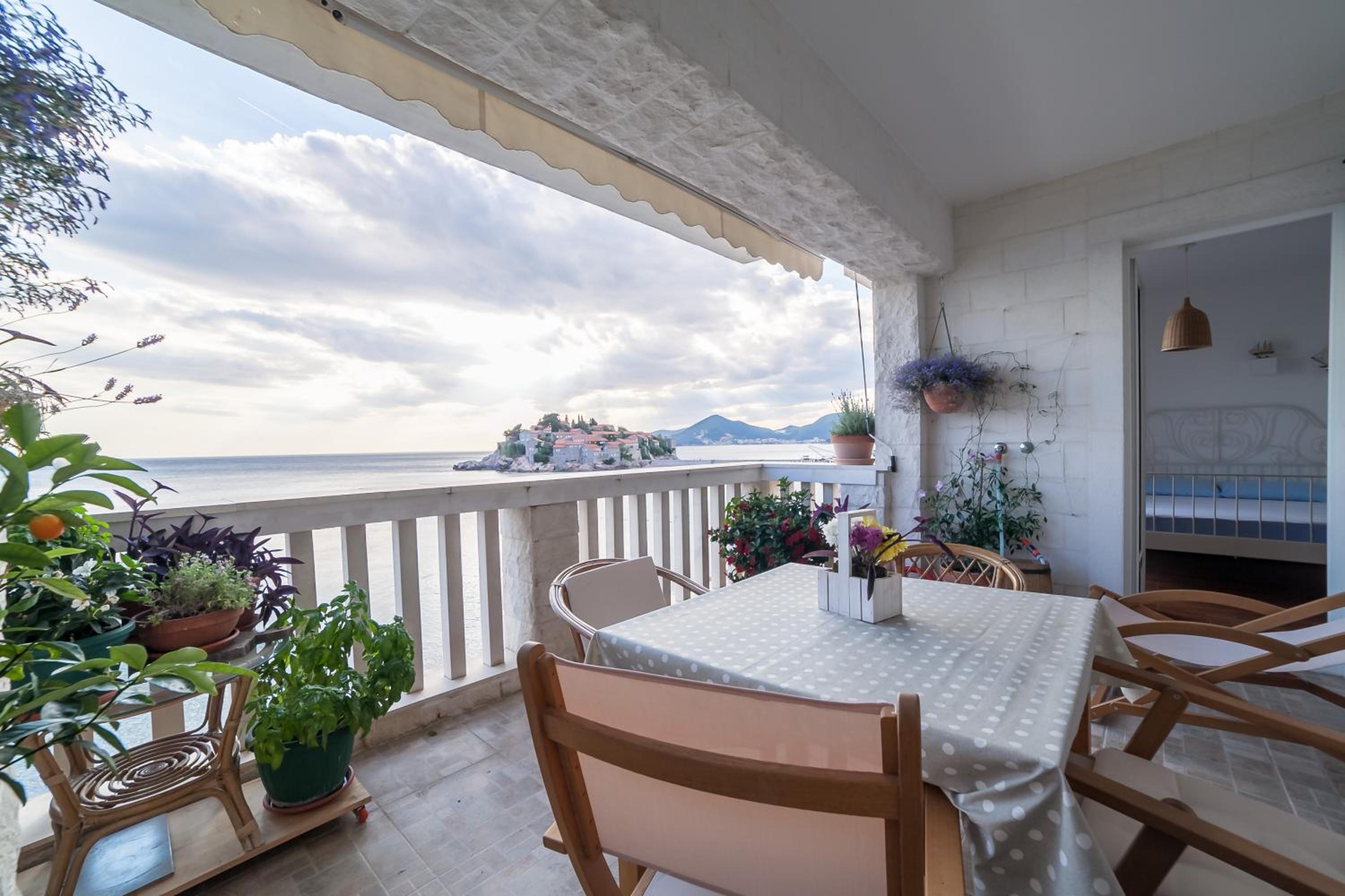 Beachfront First Line View photo 4
