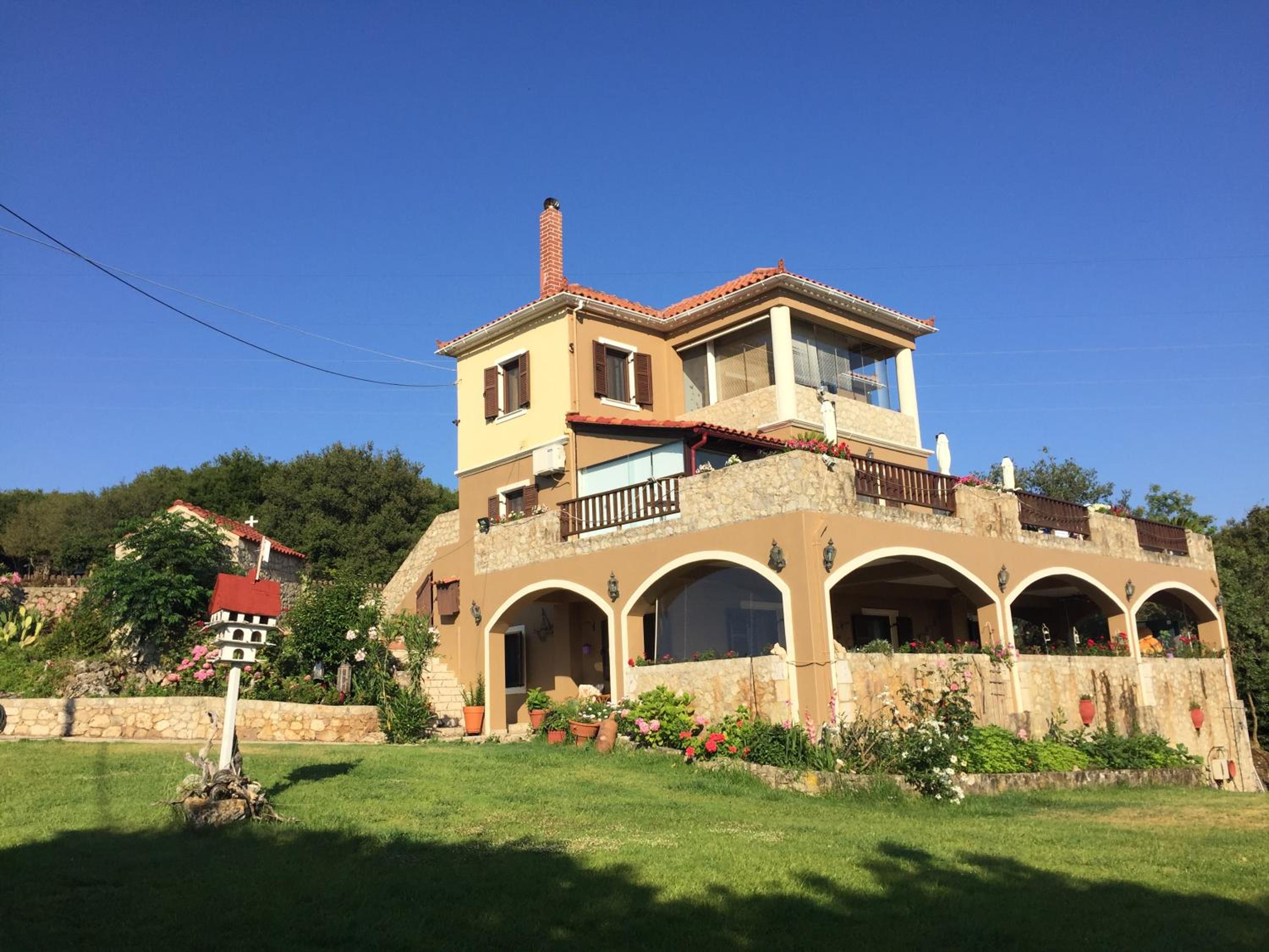 Hotel Vervekis Apartments - Image 1