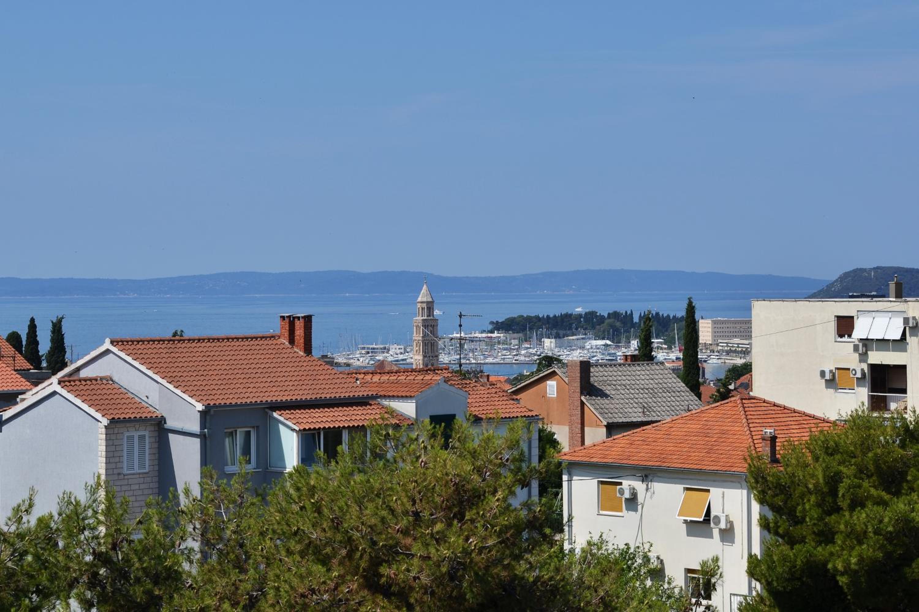 Sunshine Apartment view 3