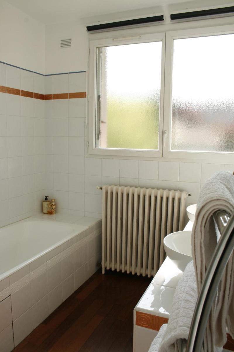 Une chambre à Neuilly Guest house