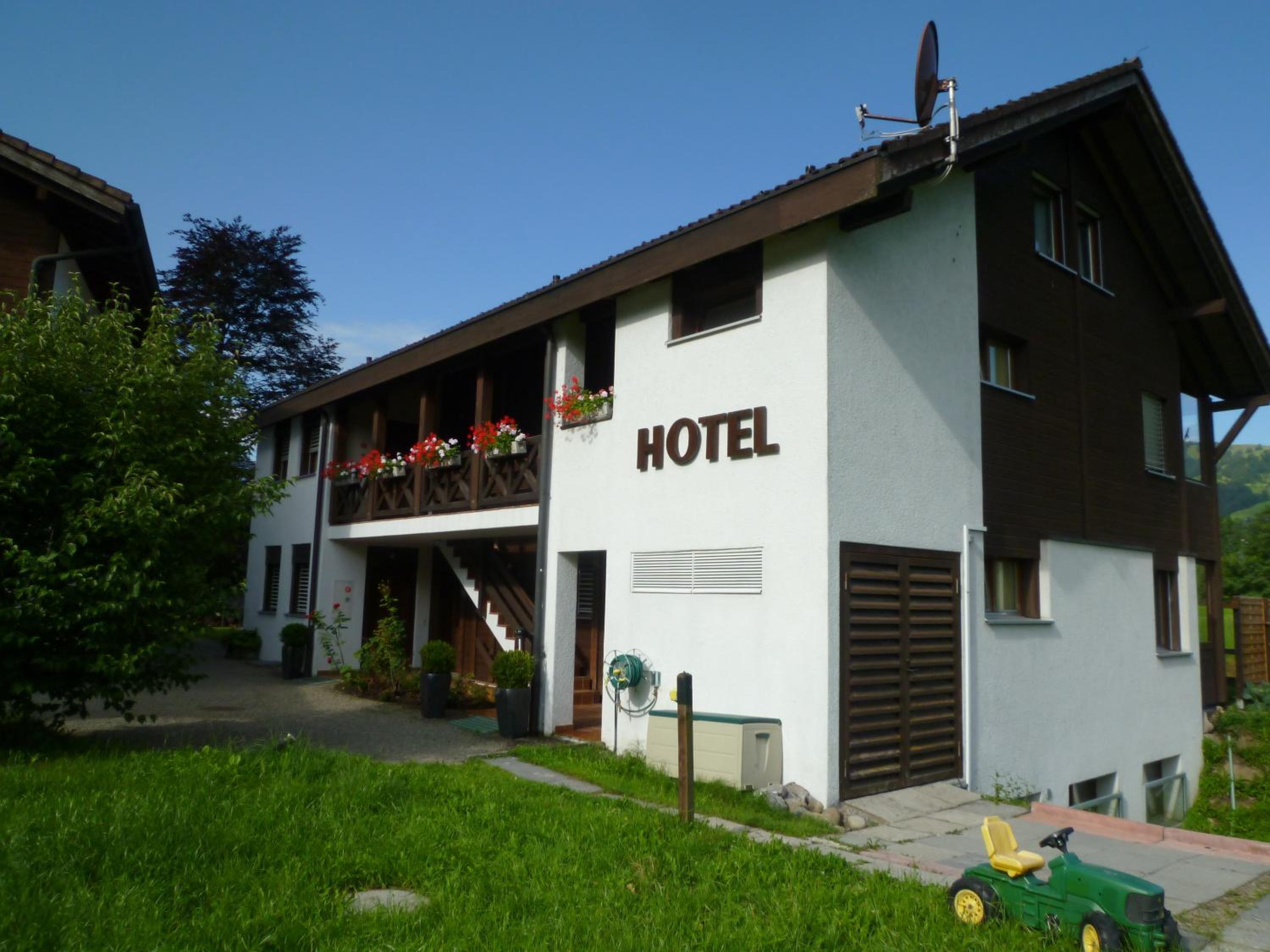 Hotel Bahnhof - Image 1