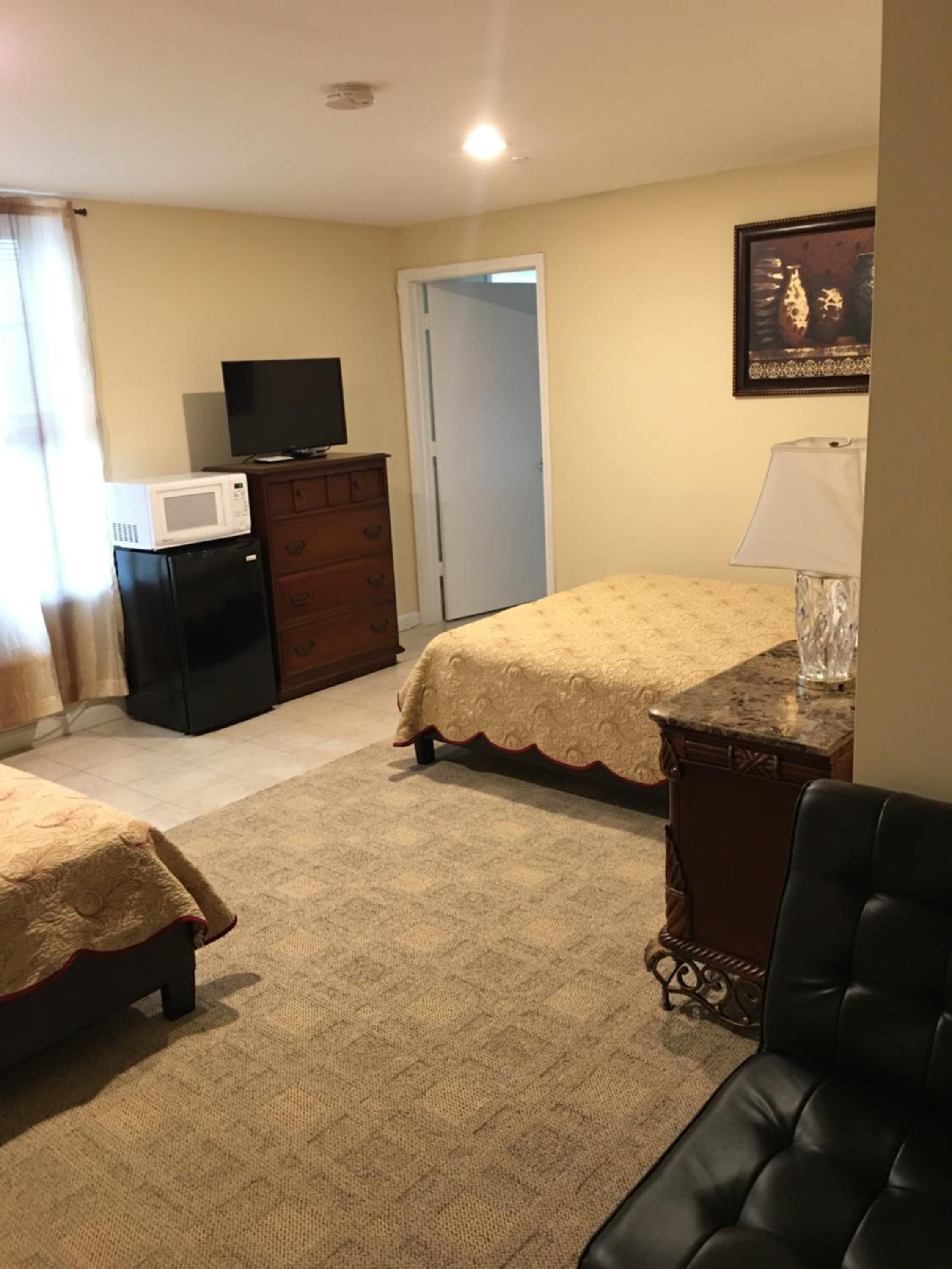 Misquamicut Beach Front Inn