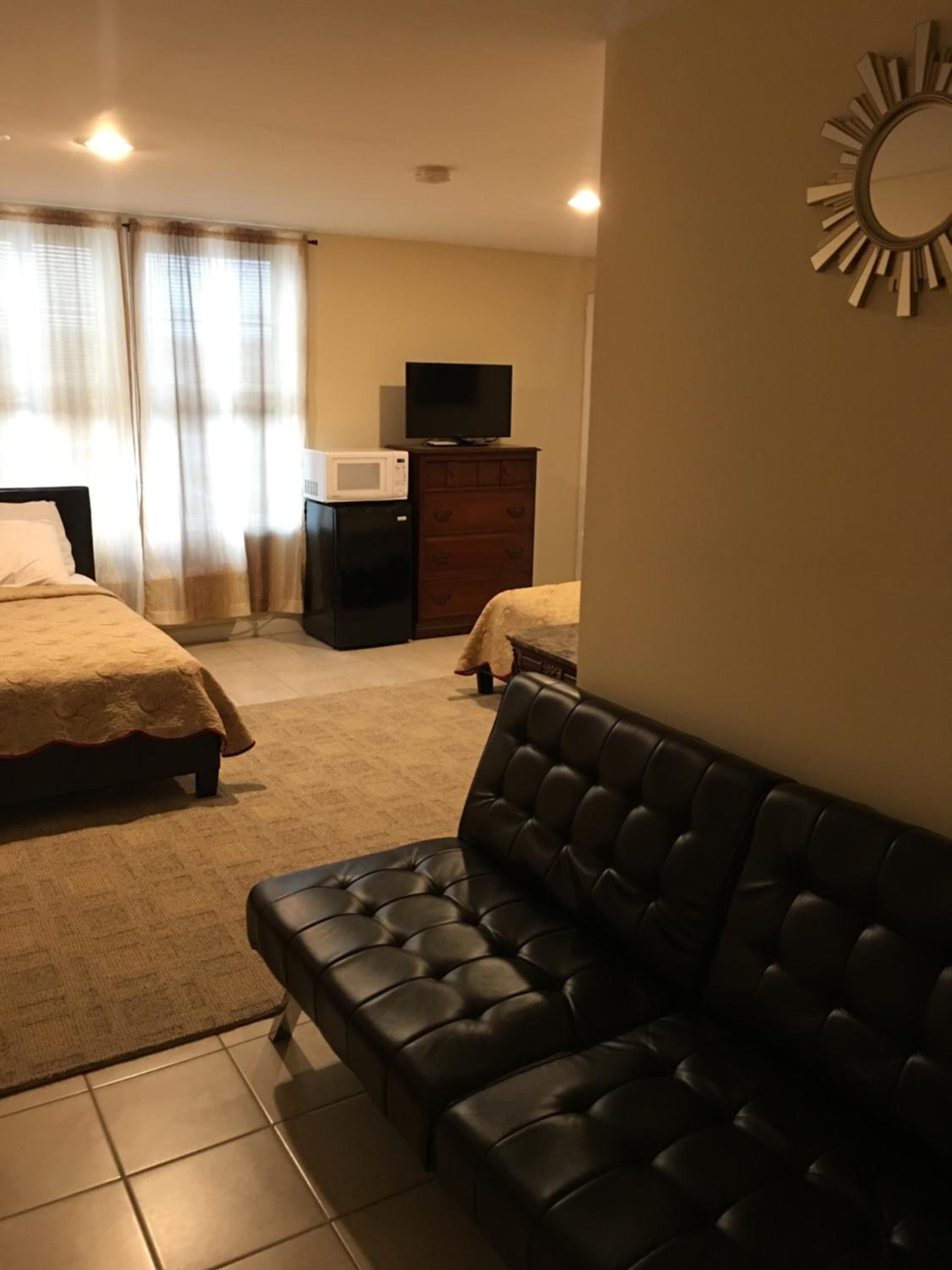 Misquamicut Beach Front Inn