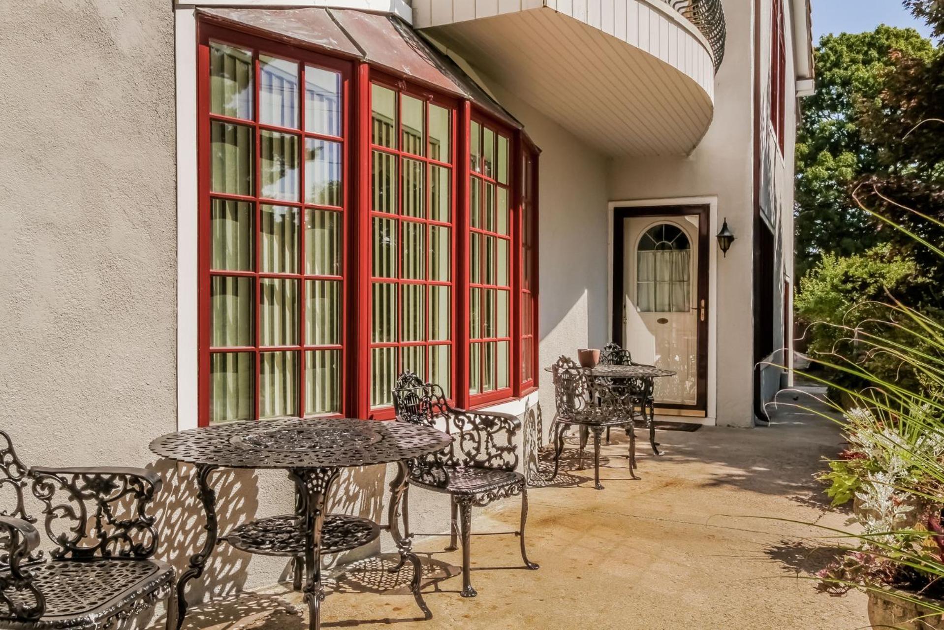 The Villa Bed and Breakfast