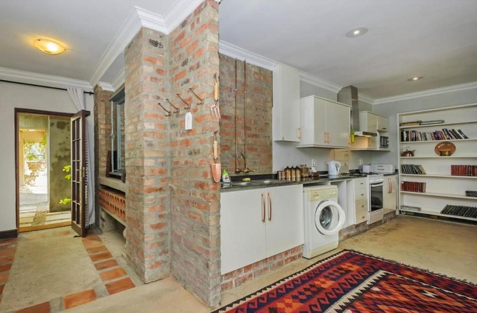 Shepherd's Corner Guest House - Tranquil Boutique Stay in Bryanston