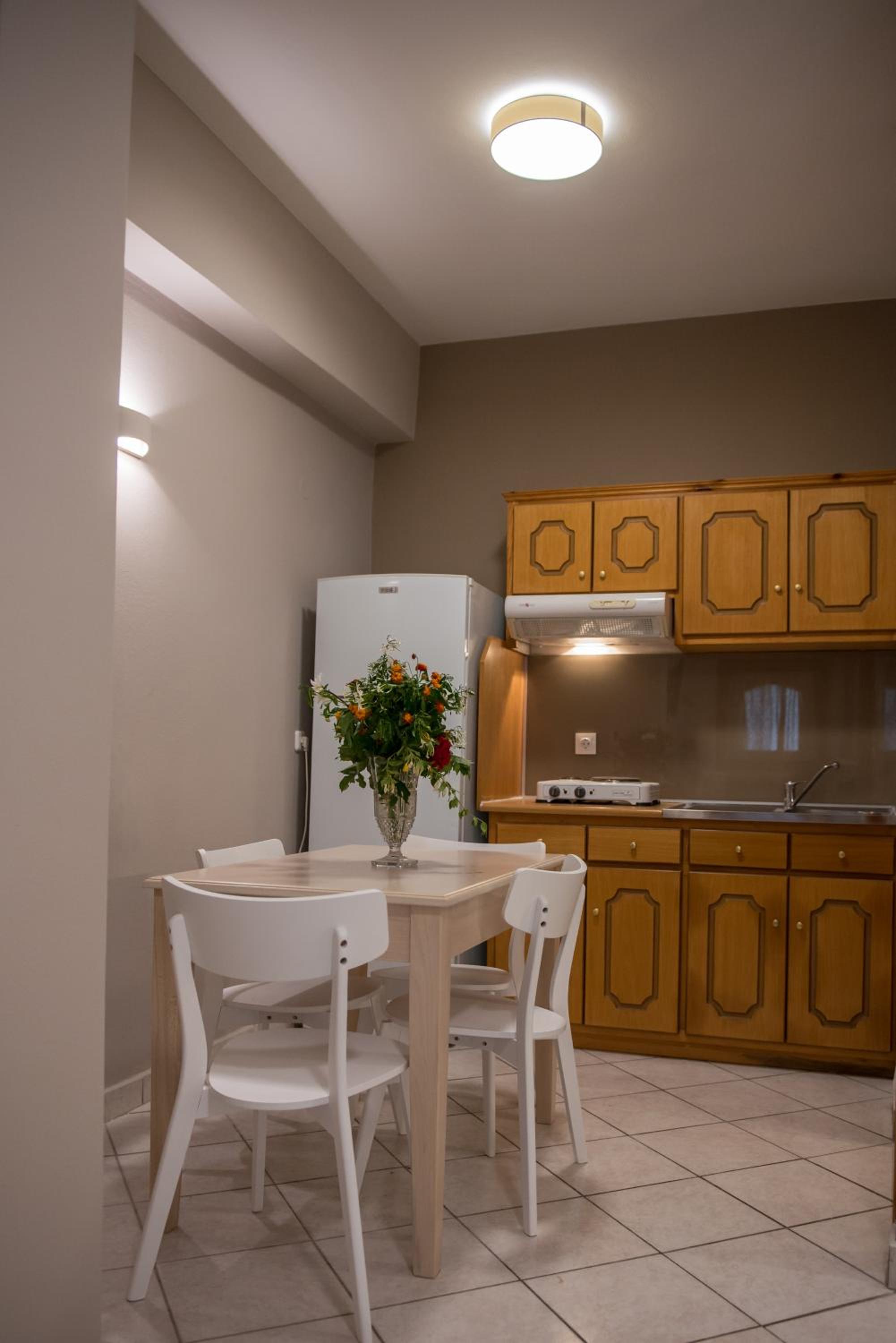 Aloni Studios & Apartments