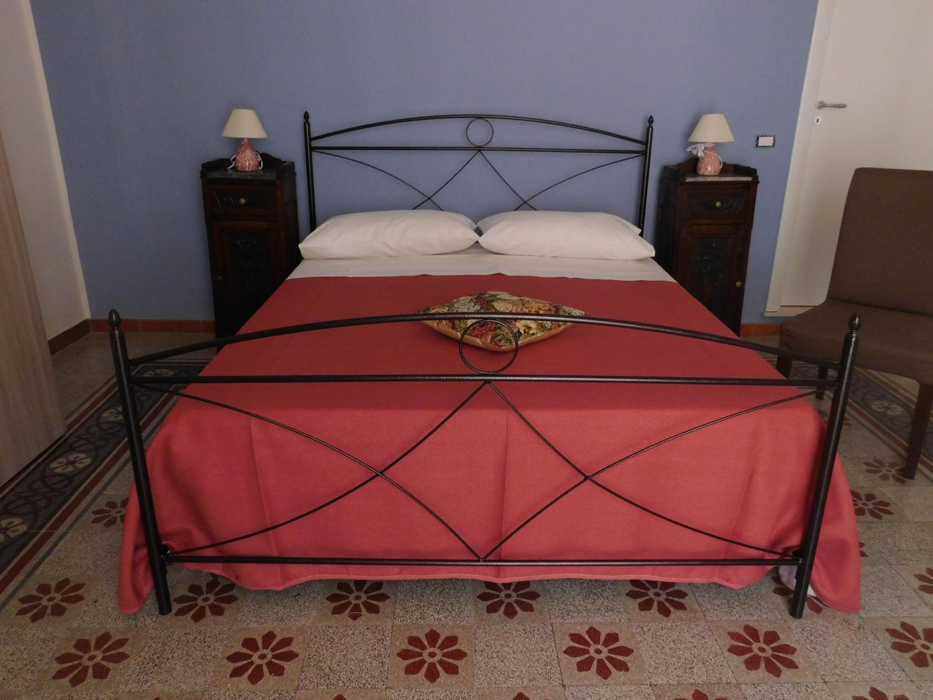 B & B Amore en Vietri — hotel room