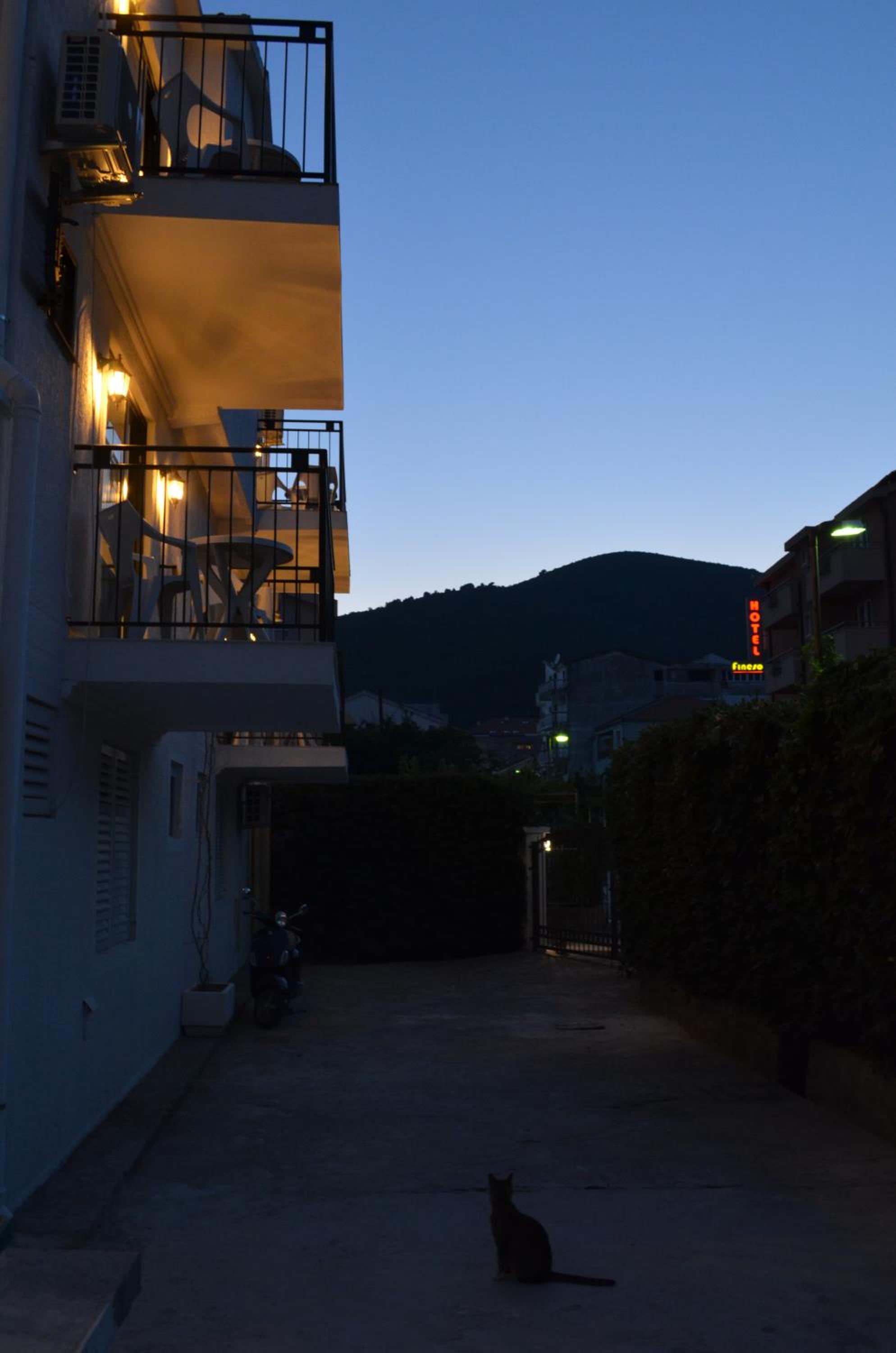 Casablanca Apartments